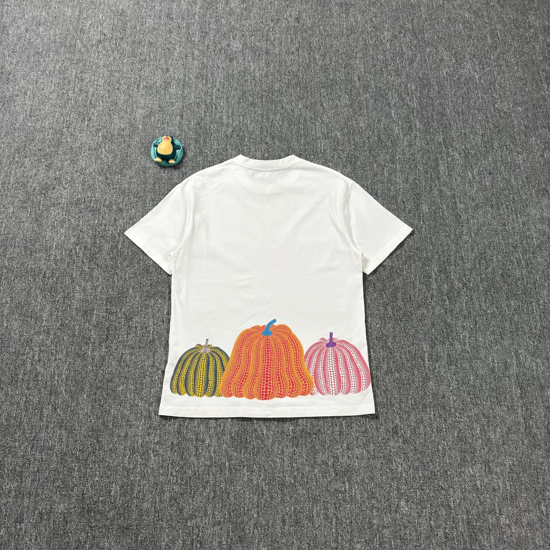 Louis Vuitton Louis Vuitton x Yayoi Kusama Pumpkin T-Shirt M Size US M / EU 48-50 / 2 - 3 Thumbnail