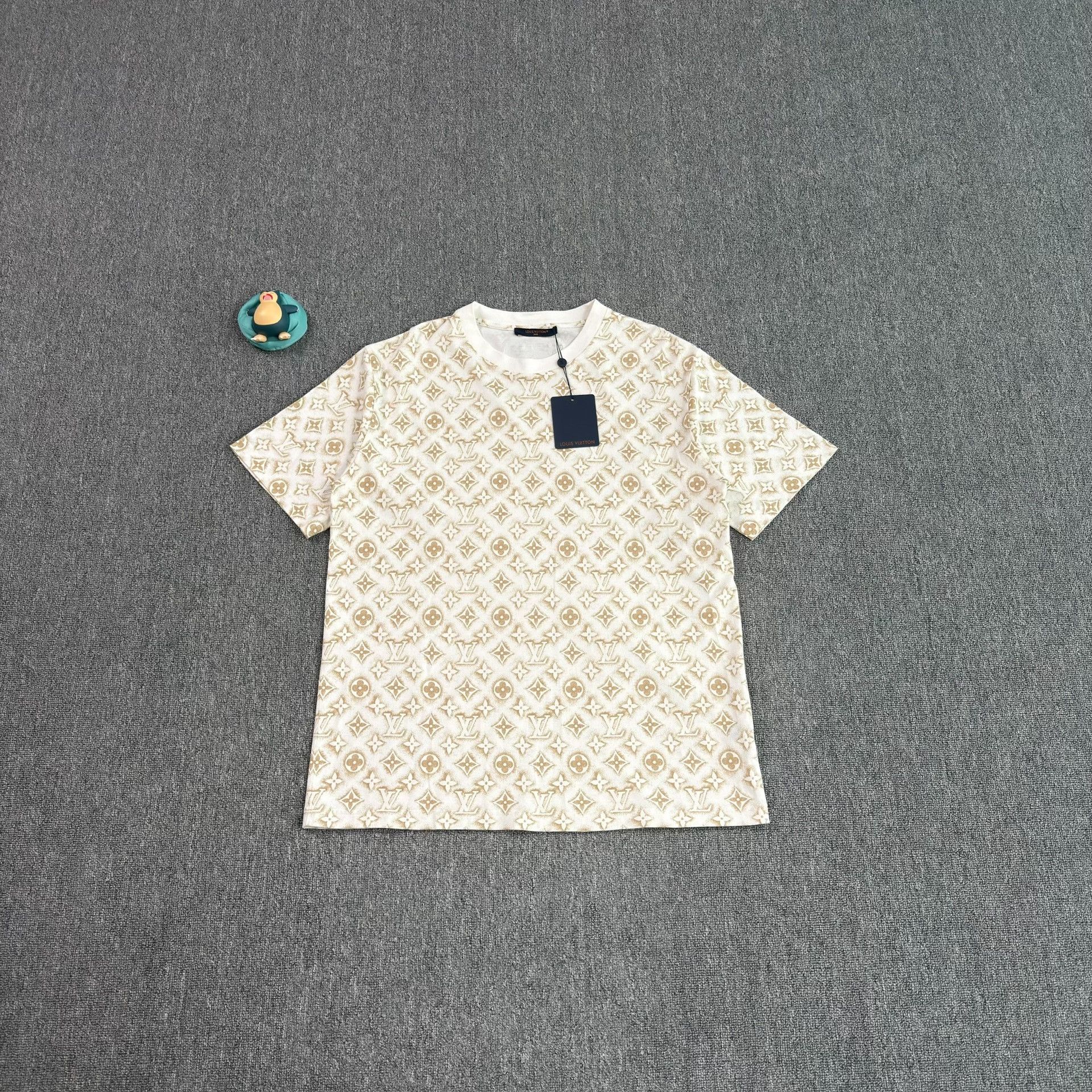 Louis Vuitton Louis Vuitton Monogram All-Over Print T-Shirt XL Size US XL / EU 56 / 4 - 2 Thumbnail
