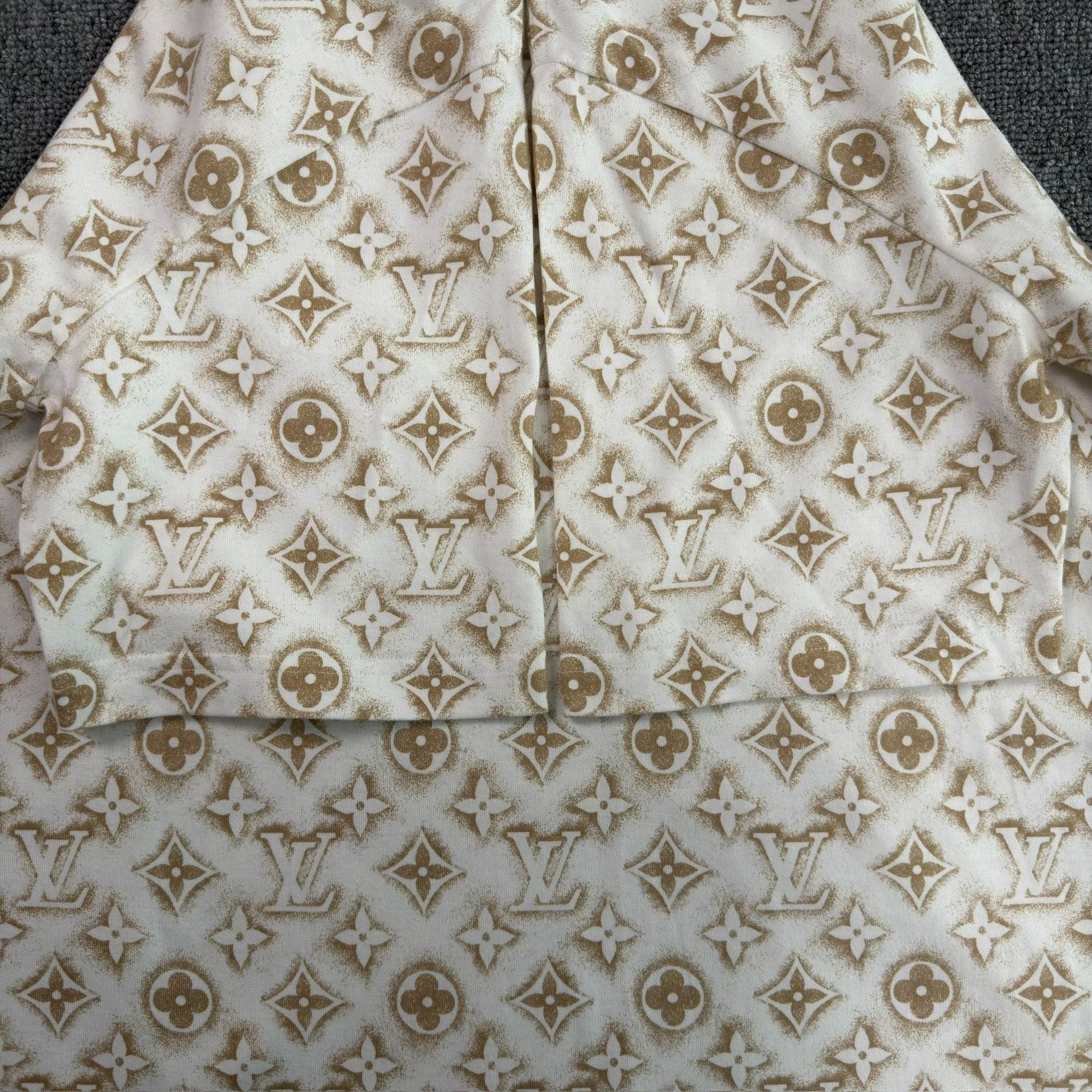 Louis Vuitton Louis Vuitton Monogram All-Over Print T-Shirt XL Size US XL / EU 56 / 4 - 7 Thumbnail