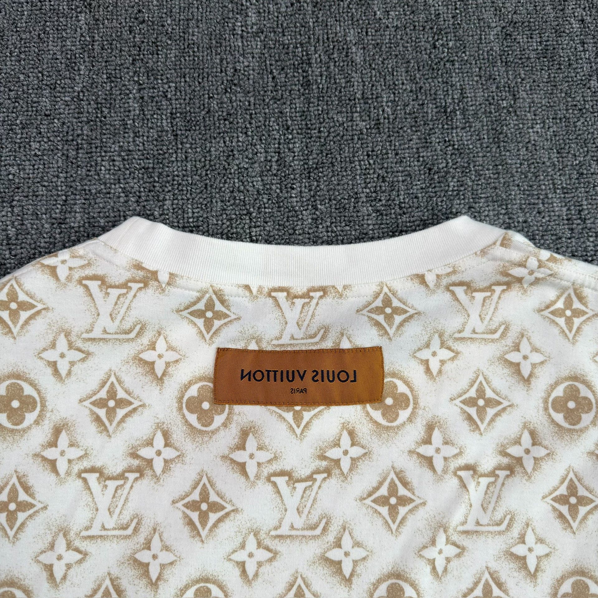 Louis Vuitton Louis Vuitton Monogram All-Over Print T-Shirt XL Size US XL / EU 56 / 4 - 9 Thumbnail