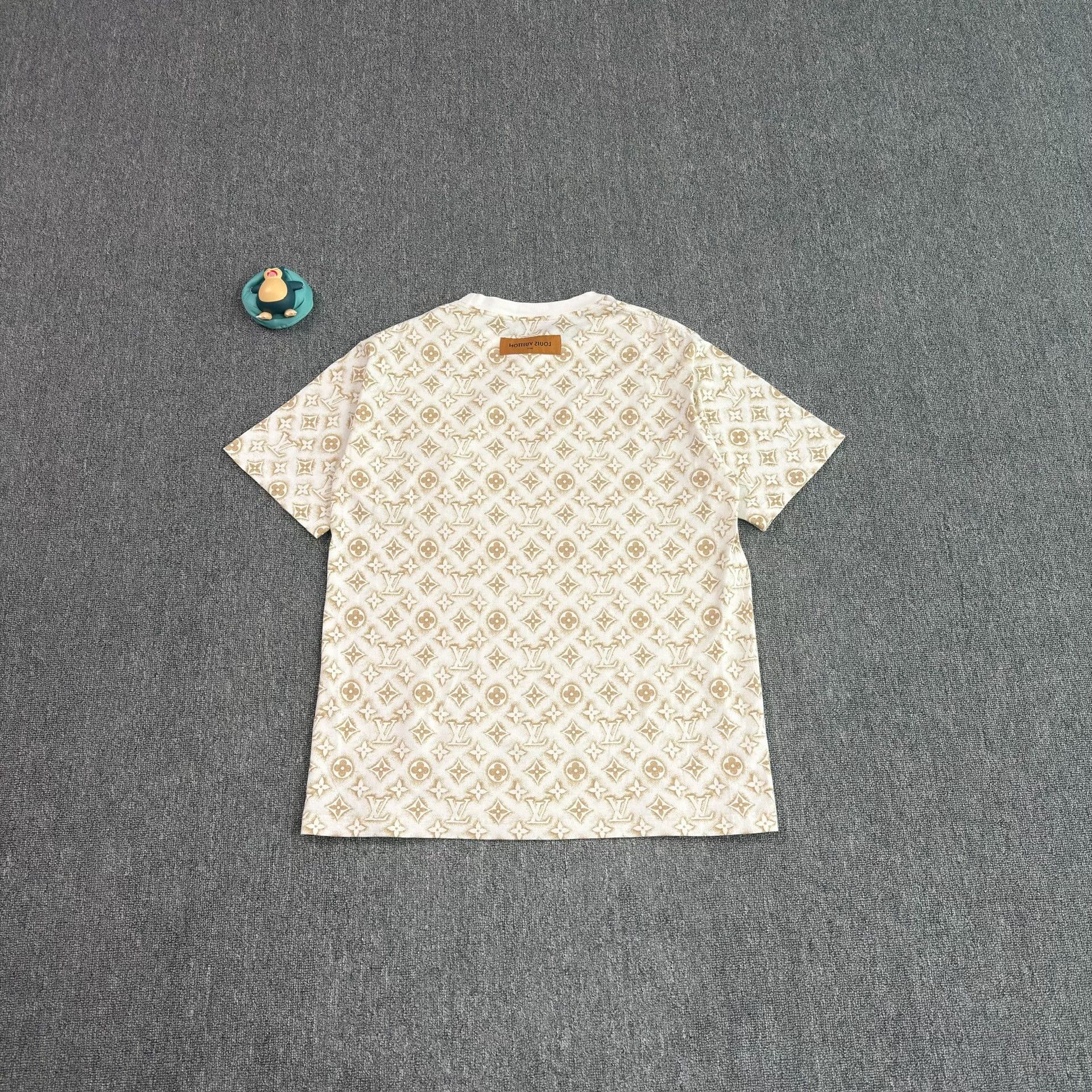Louis Vuitton Louis Vuitton Monogram All-Over Print T-Shirt XL Size US XL / EU 56 / 4 - 3 Thumbnail