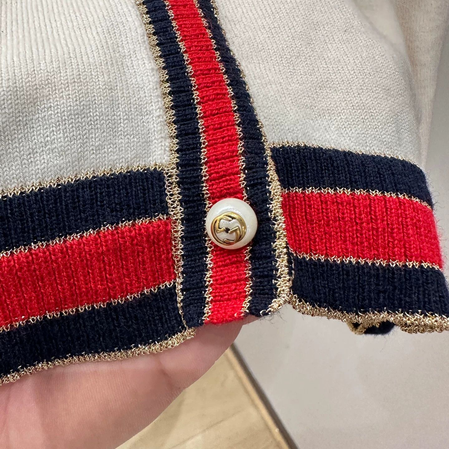 Gucci Gucci Wool T-Shirt S Women Size S / US 4 / IT 40 - 6 Thumbnail