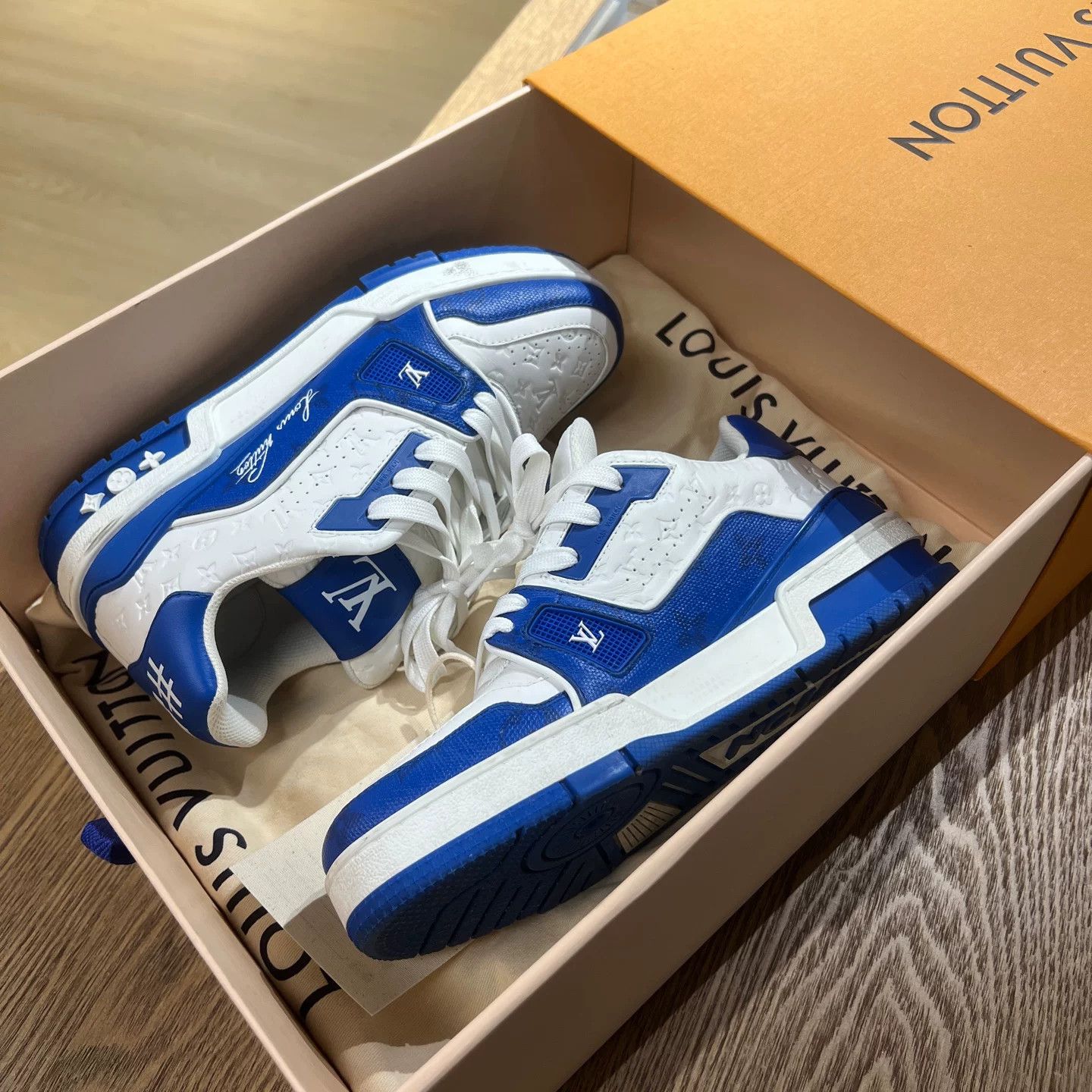 Louis Vuitton Louis Vuitton Blue Lowtop Sneakers 5 Men Size US 5 / EU 37 - 4 Thumbnail
