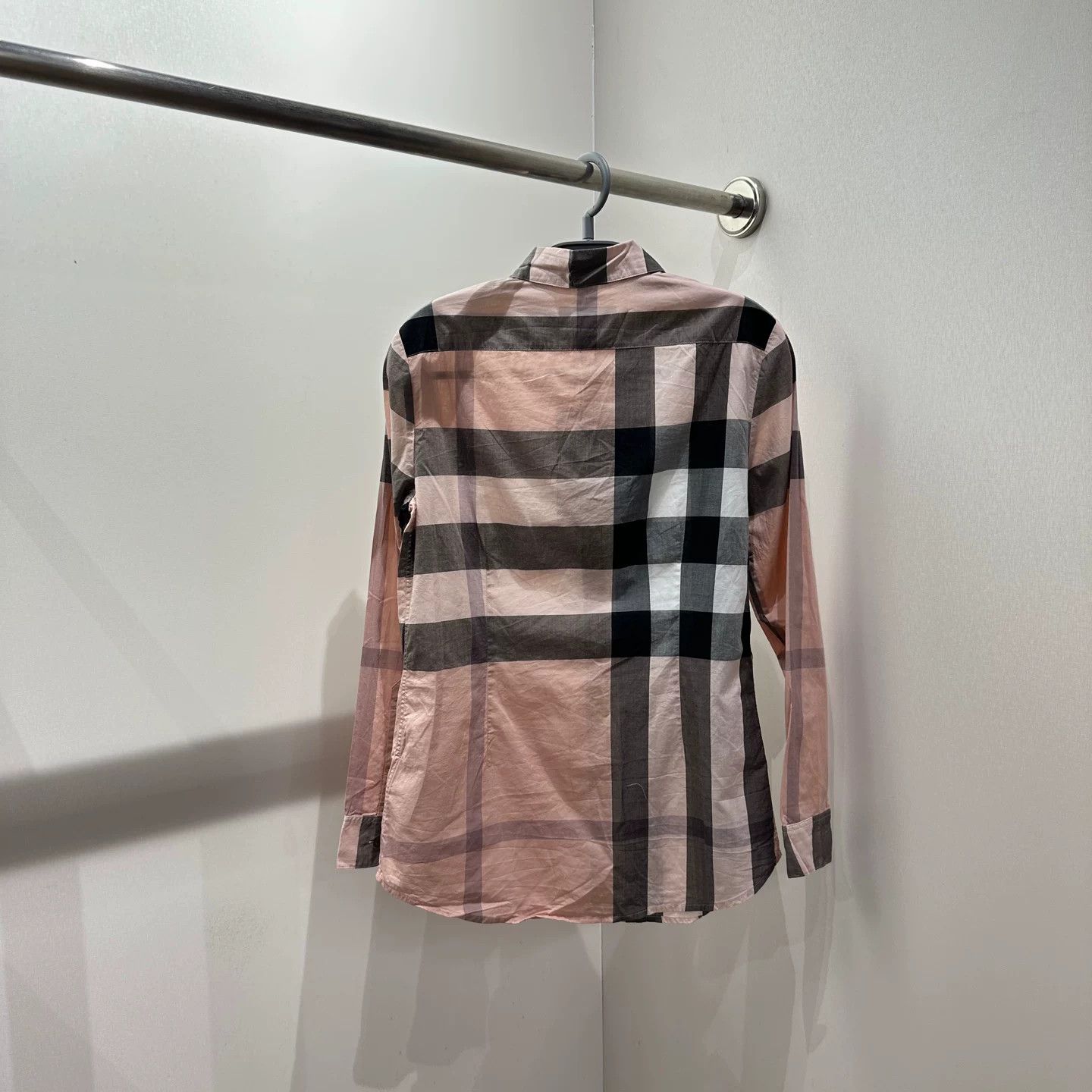 Burberry Burberry Plaid T-Shirt XS Women Size XS / US 0-2 / IT 36-38 - 2 Thumbnail