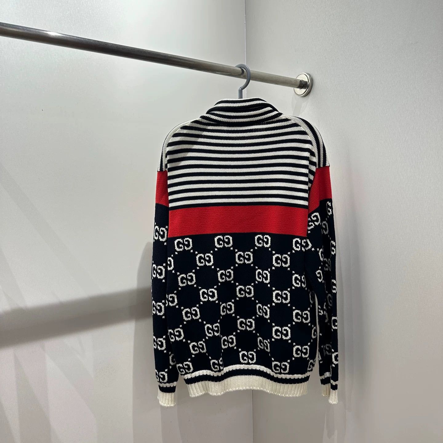 Gucci Gucci Knit Striped T-Shirt S Women Size S / US 4 / IT 40 - 2 Thumbnail