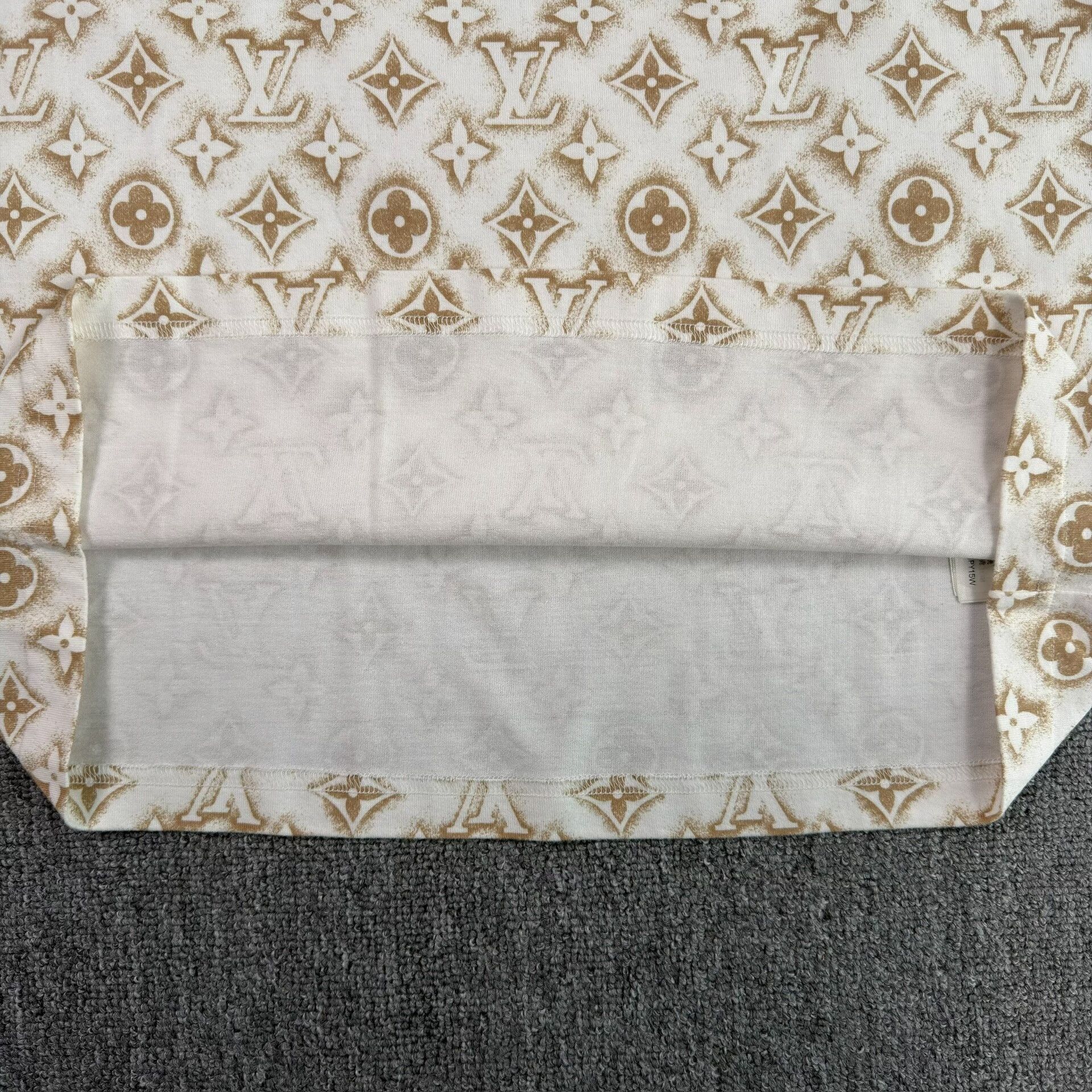 Louis Vuitton Louis Vuitton Monogram All-Over Print T-Shirt S Size US S / EU 44-46 / 1 - 8 Thumbnail