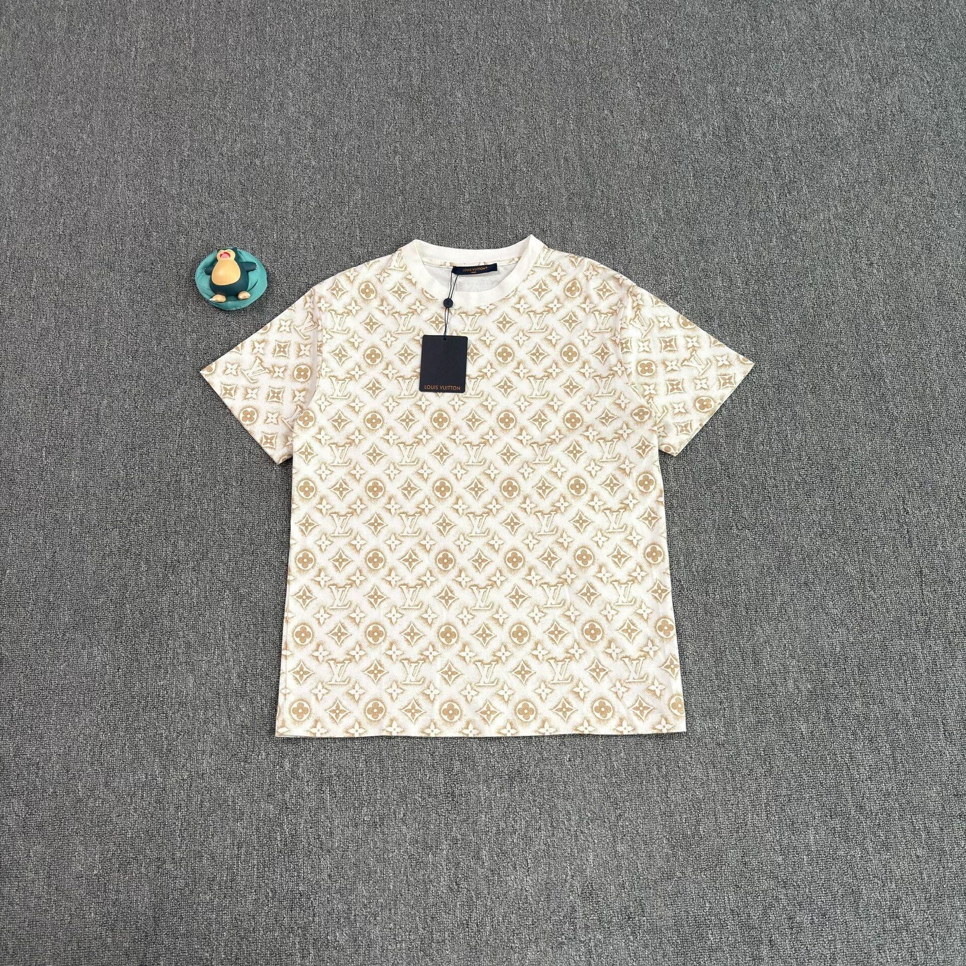 Louis Vuitton Louis Vuitton Monogram All-Over Print T-Shirt S Size US S / EU 44-46 / 1 - 2 Thumbnail