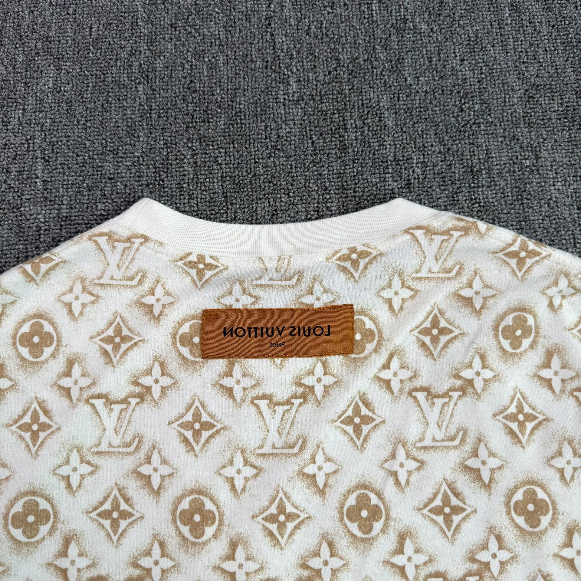 Louis Vuitton Louis Vuitton Monogram All-Over Print T-Shirt S Size US S / EU 44-46 / 1 - 9 Thumbnail