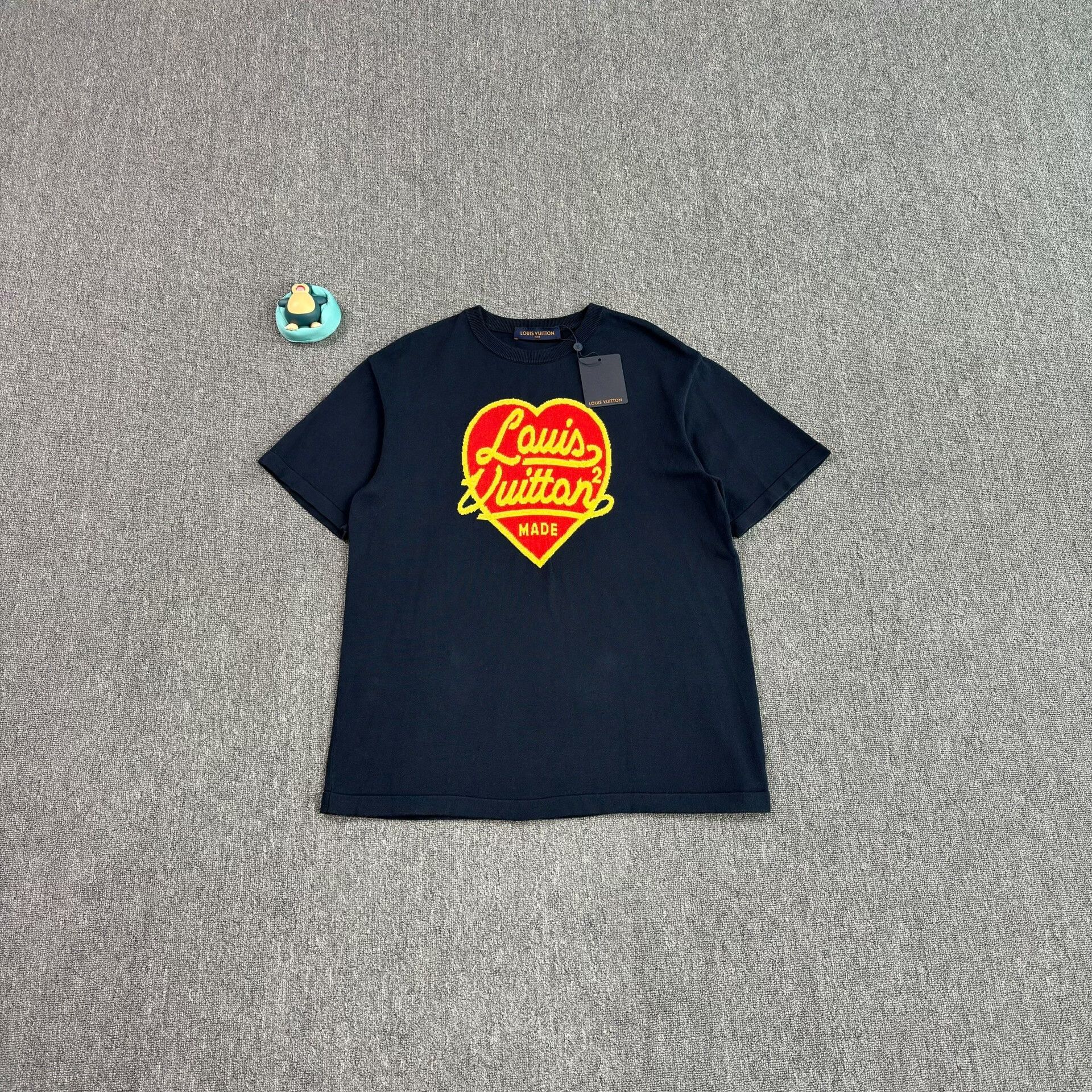 Louis Vuitton Louis Vuitton x Nigo Heart Knit T-Shirt XL Size US XL / EU 56 / 4 - 2 Thumbnail