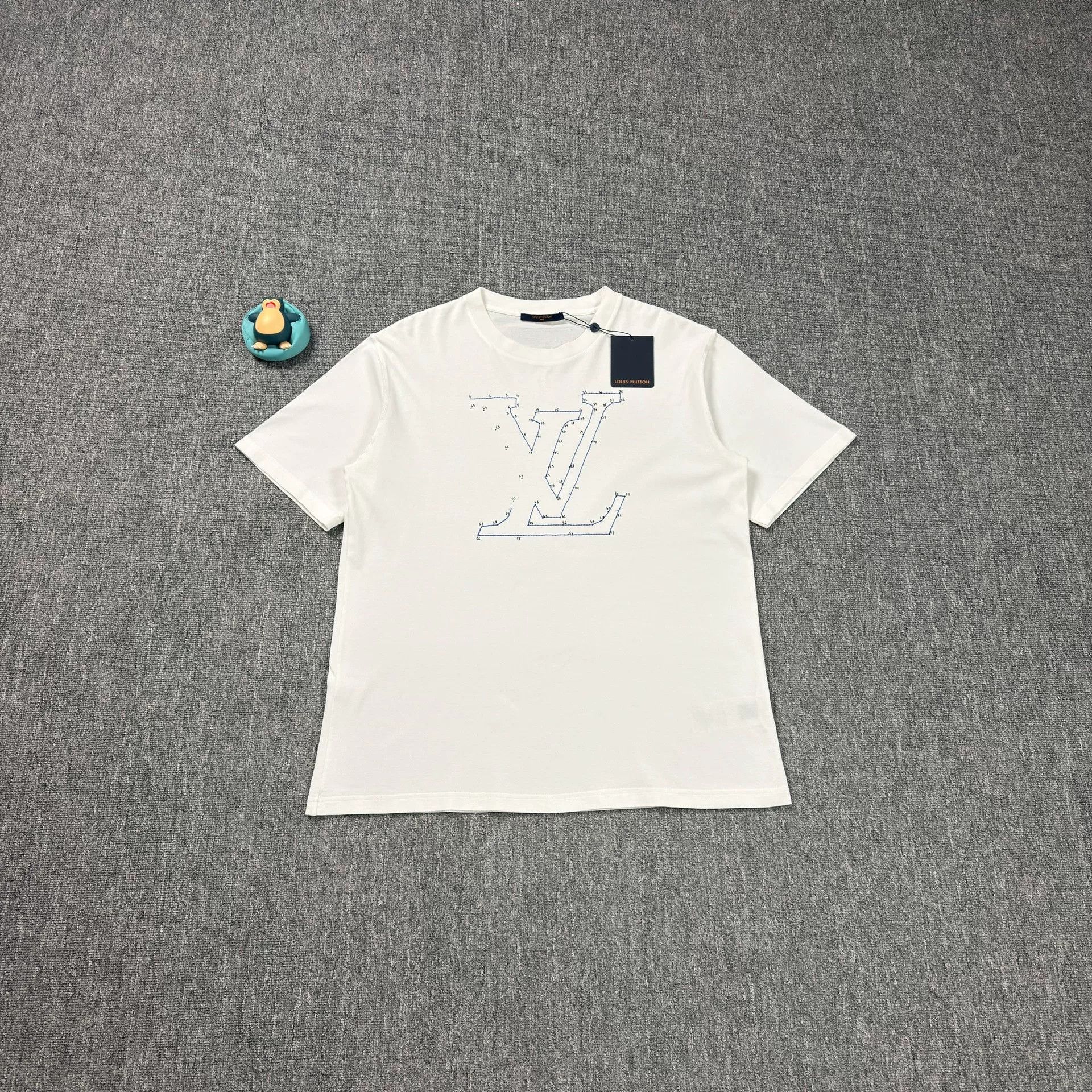 Louis Vuitton Louis Vuitton Connect the Dots Logo T-Shirt XXL Size US XXL / EU 58 / 5 - 2 Thumbnail