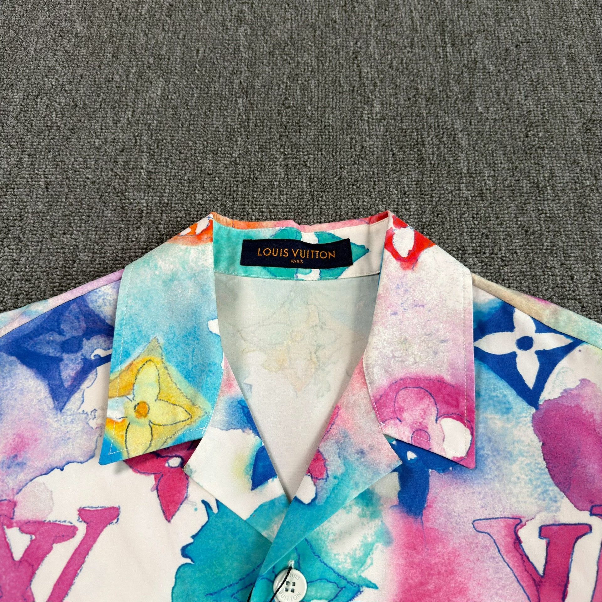 Louis Vuitton Louis Vuitton Multicolor Watercolor Monogram Shirt L Size US L / EU 52-54 / 3 - 4 Thumbnail