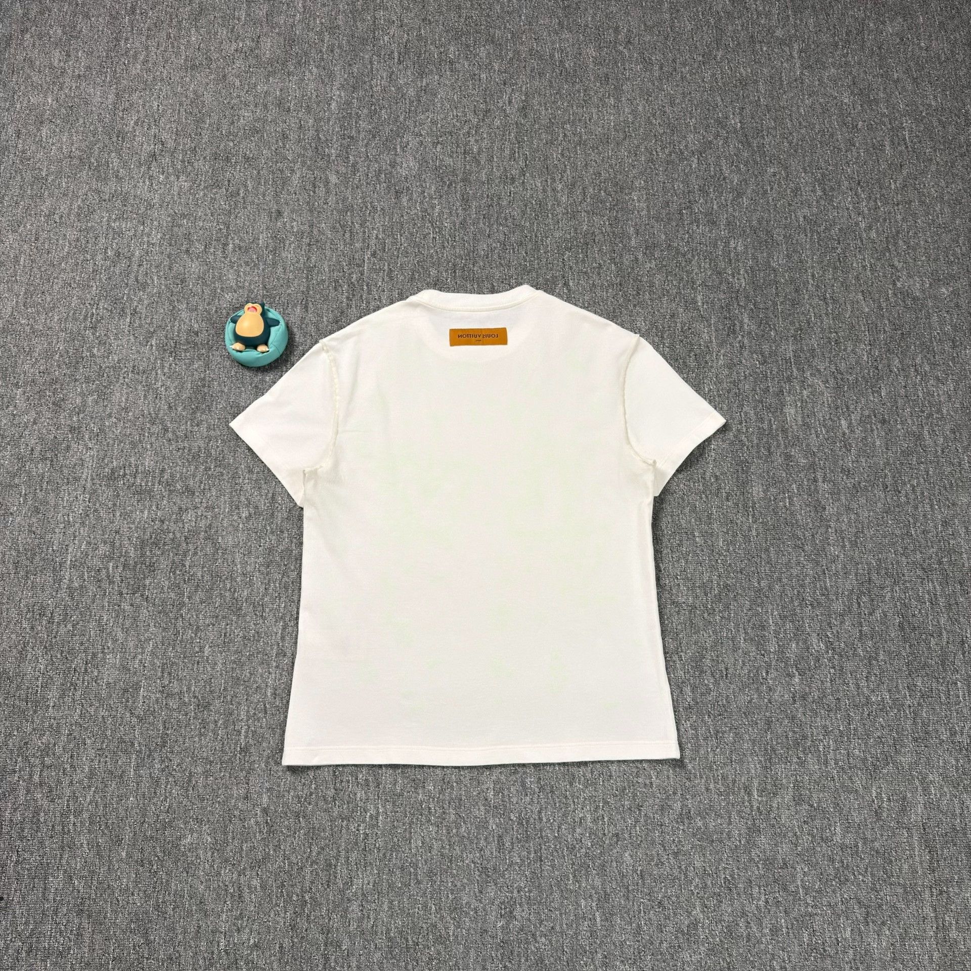 Louis Vuitton Louis Vuitton Neon Monogram T-Shirt Size S Size US S / EU 44-46 / 1 - 9 Thumbnail