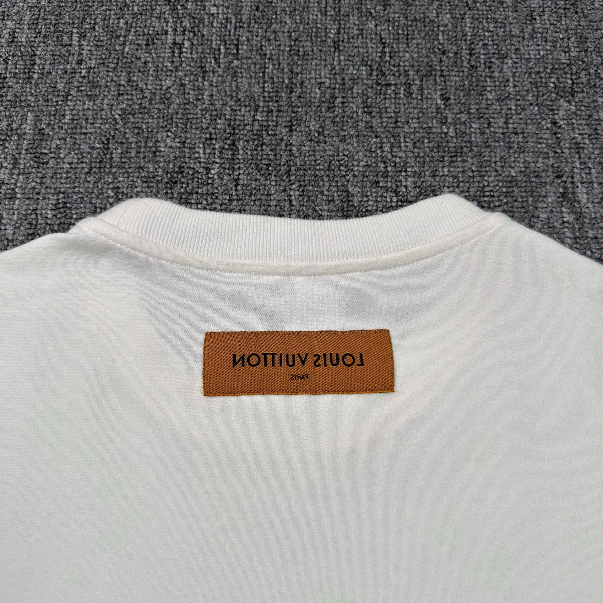 Louis Vuitton Louis Vuitton Neon Monogram T-Shirt Size S Size US S / EU 44-46 / 1 - 8 Thumbnail