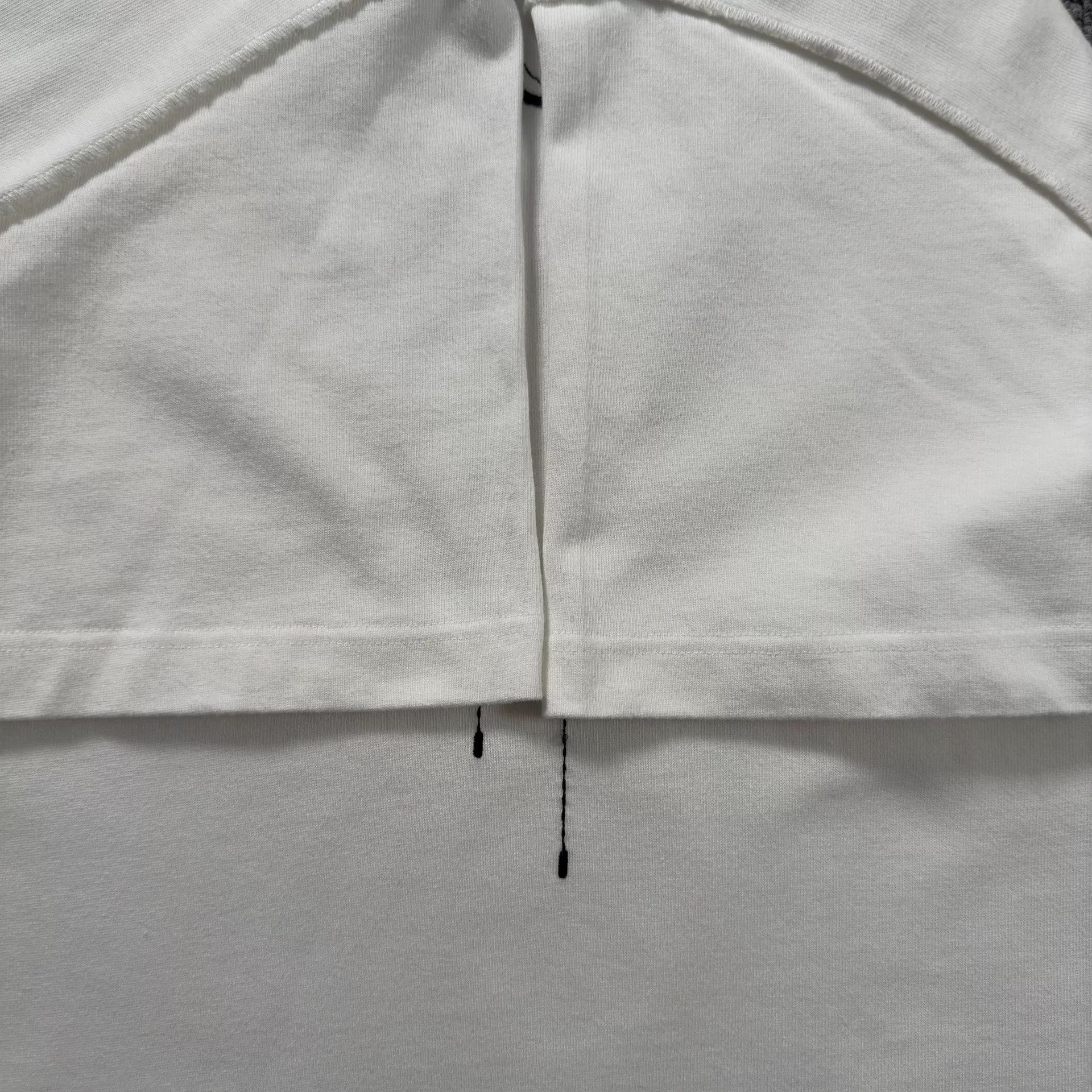 Louis Vuitton Louis Vuitton Embroidery Logo T-Shirt Size M Size US M / EU 48-50 / 2 - 5 Thumbnail