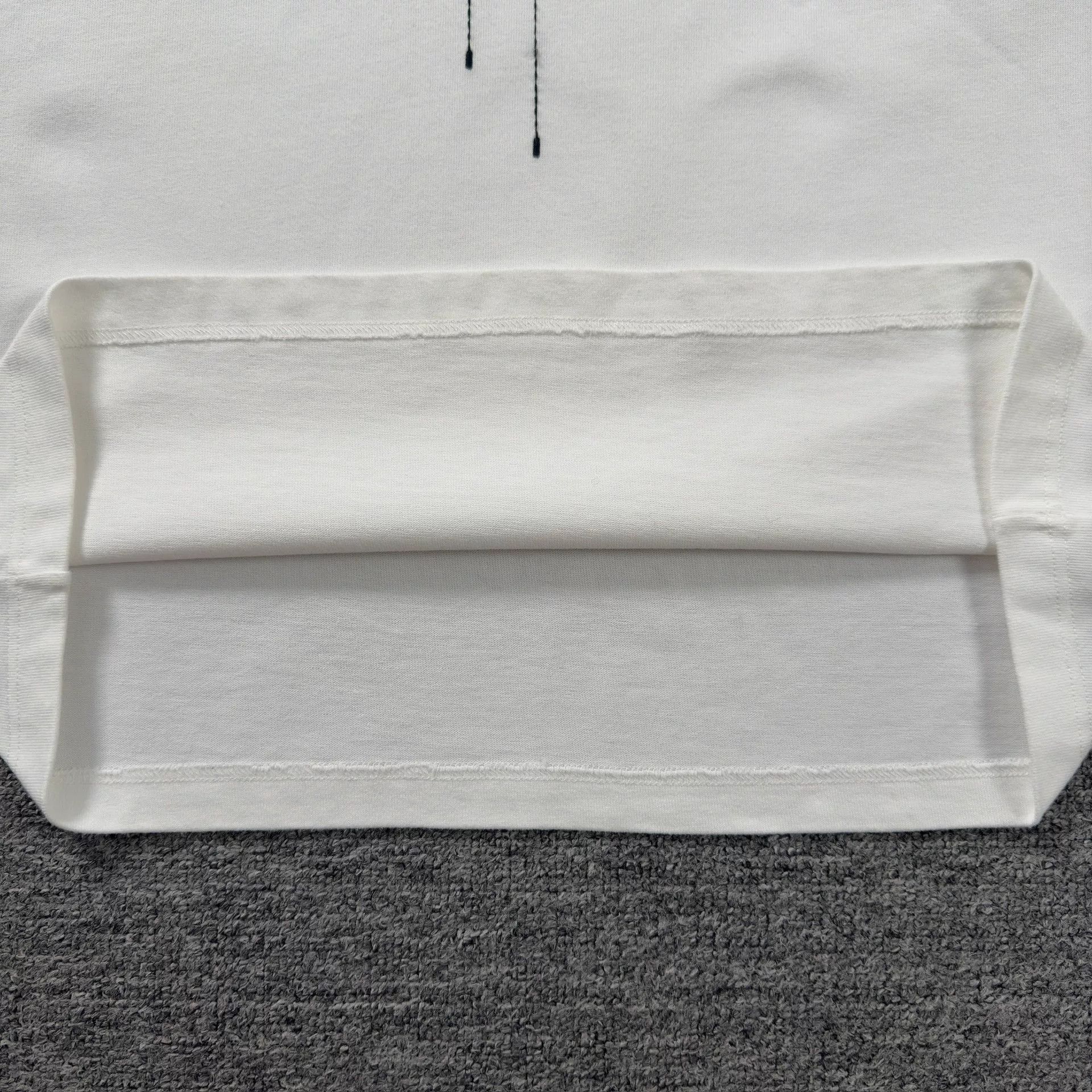Louis Vuitton Louis Vuitton Embroidery Logo T-Shirt Size M Size US M / EU 48-50 / 2 - 4 Thumbnail