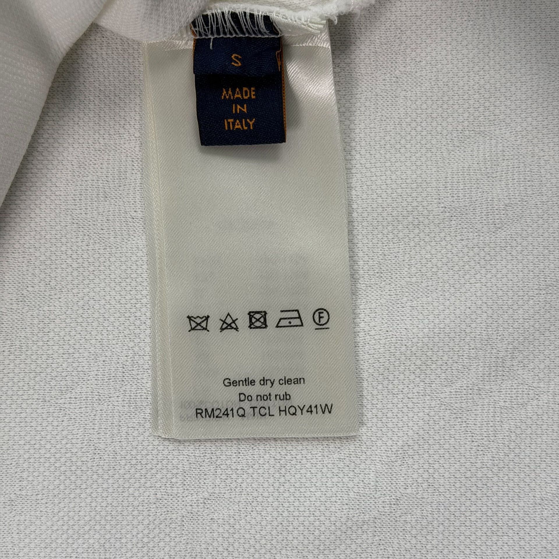 Louis Vuitton Louis Vuitton Monogram Pocket T-Shirt Size S Size US S / EU 44-46 / 1 - 8 Thumbnail