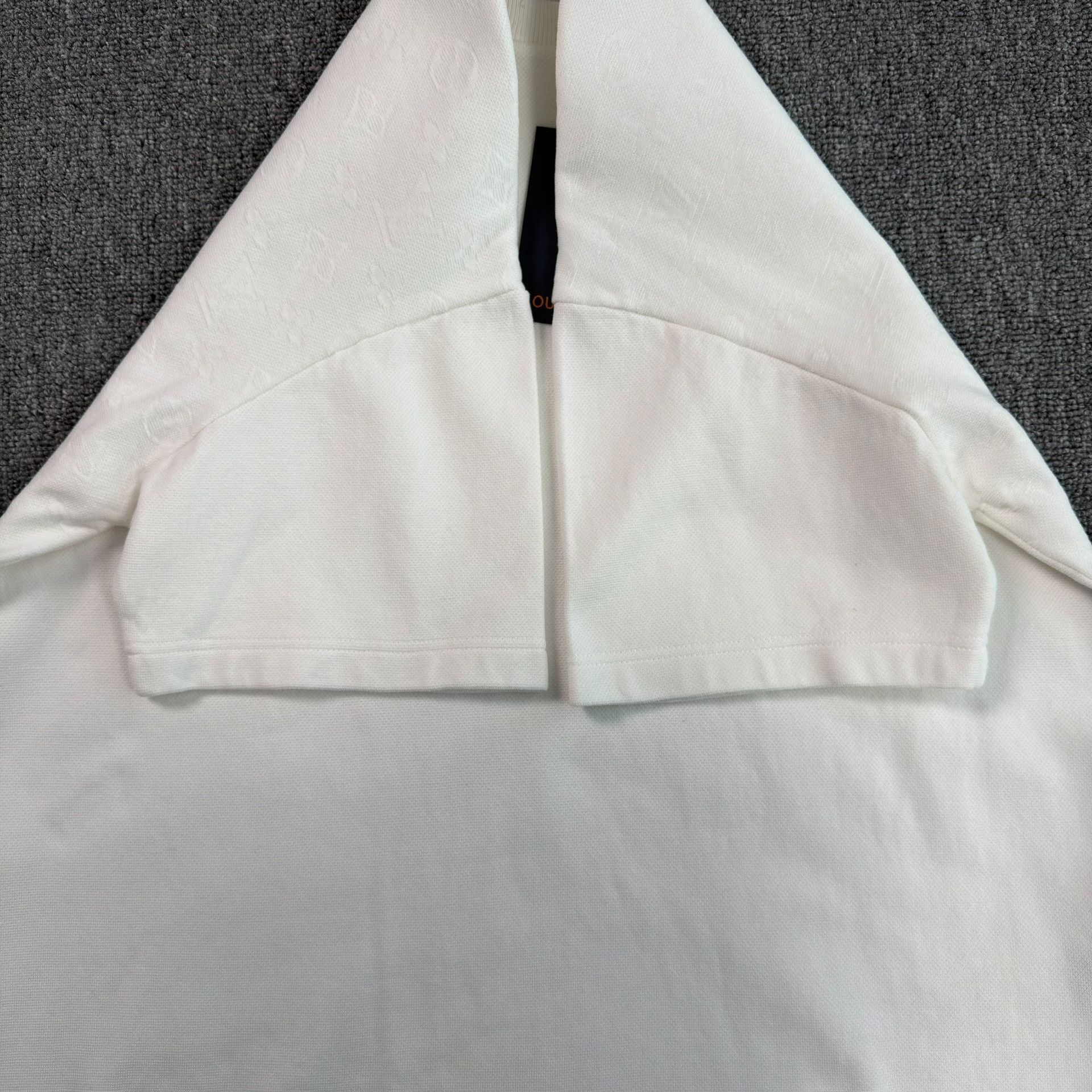 Louis Vuitton Louis Vuitton Monogram Pocket T-Shirt Size S Size US S / EU 44-46 / 1 - 5 Thumbnail