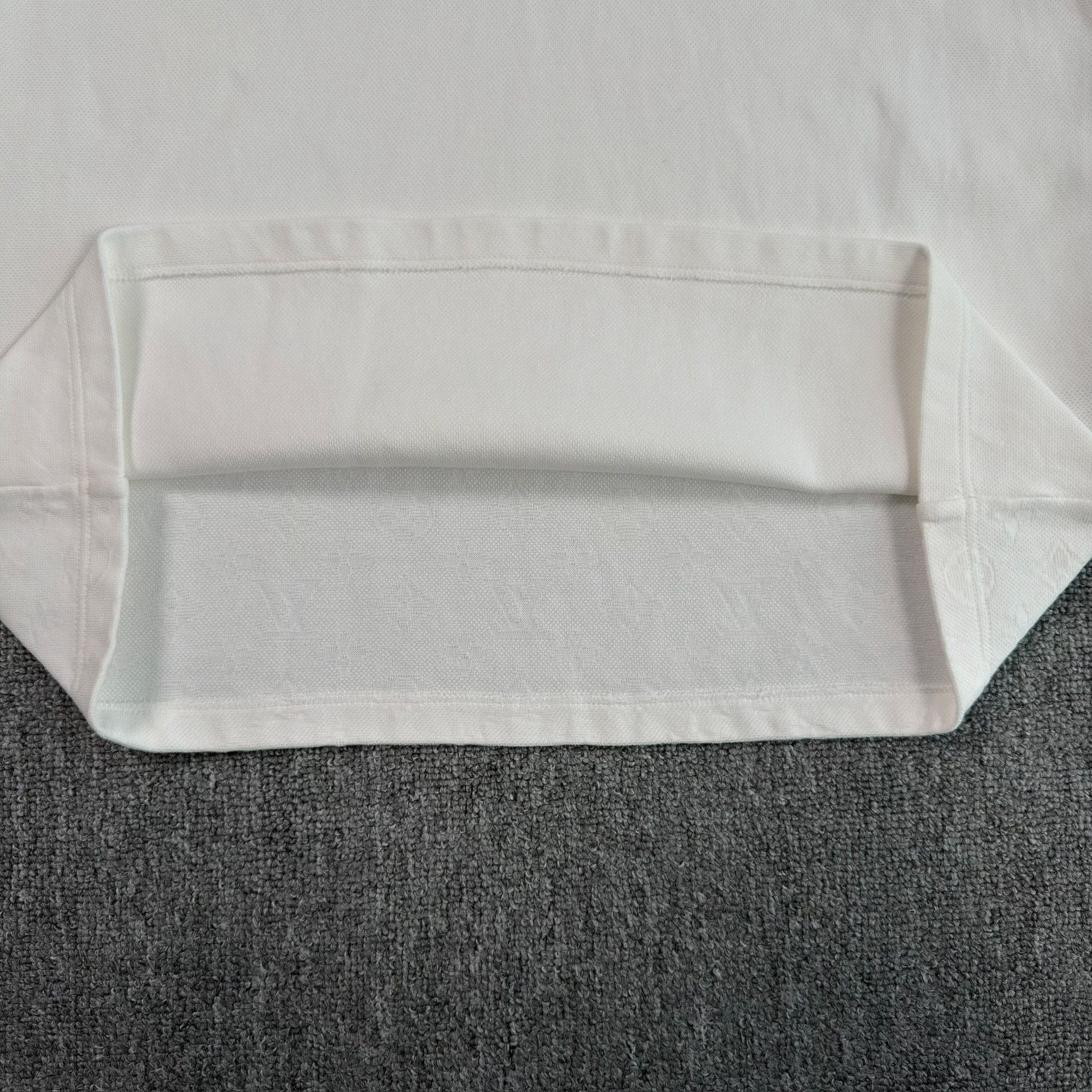 Louis Vuitton Louis Vuitton Monogram Pocket T-Shirt Size S Size US S / EU 44-46 / 1 - 6 Thumbnail