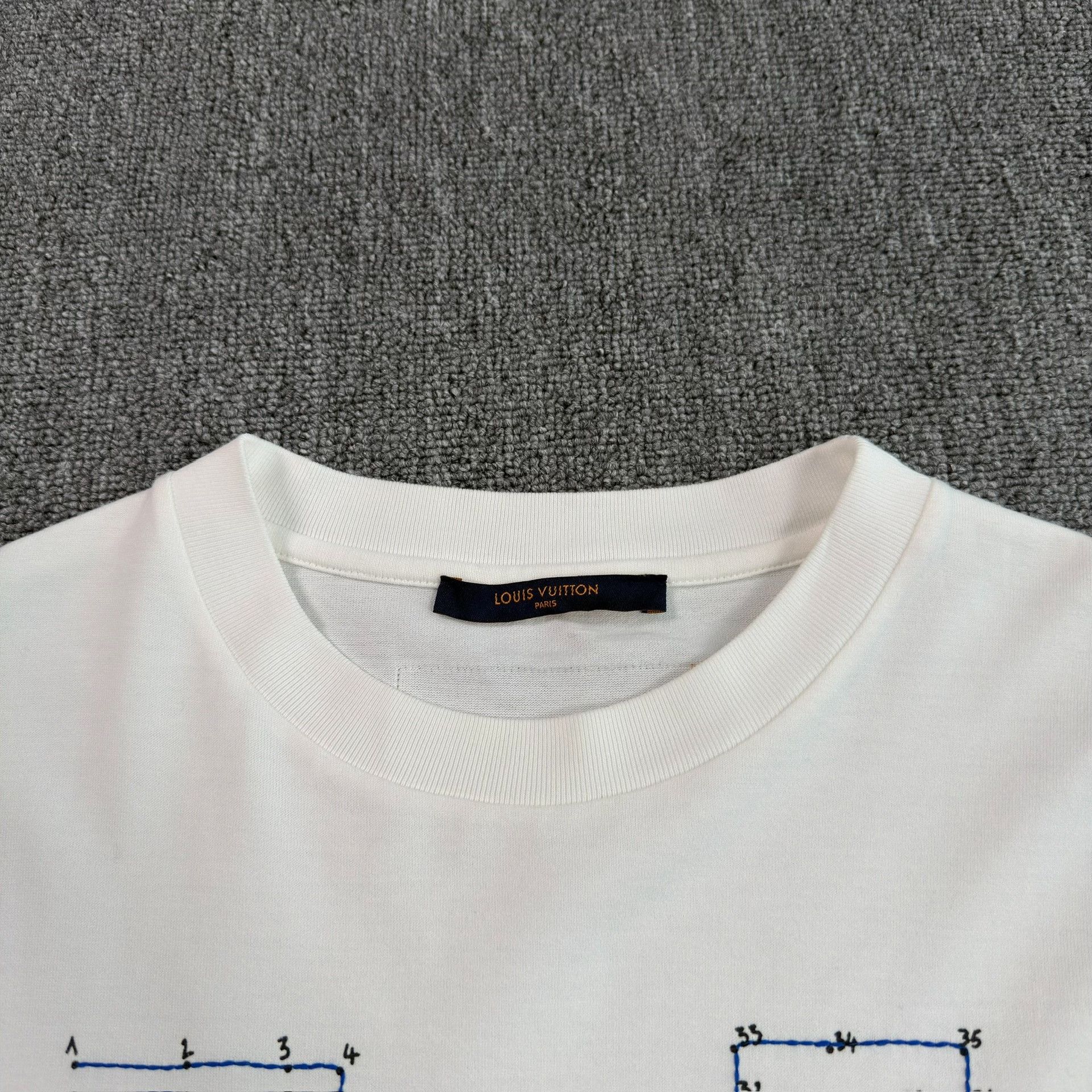 Louis Vuitton Louis Vuitton Embroidered Logo T-Shirt M Size US M / EU 48-50 / 2 - 4 Thumbnail