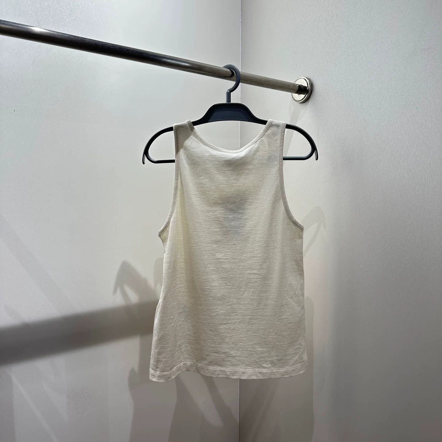 Louis Vuitton Louis Vuitton Retro T-Shirt S Women Size S / US 4 / IT 40 - 2 Thumbnail