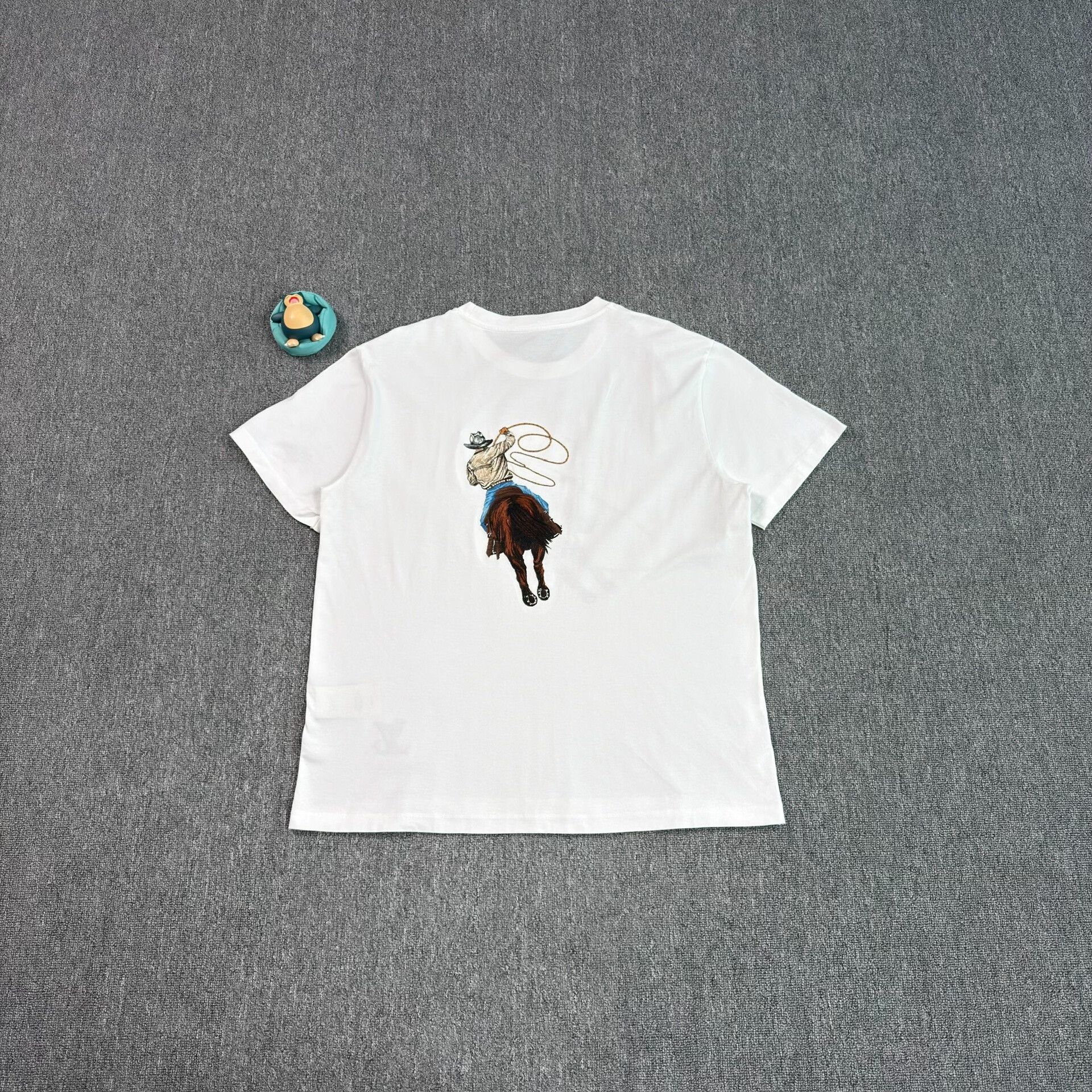 Louis Vuitton Louis Vuitton Cowboy Embroidery T-Shirt XXL Size US XXL / EU 58 / 5 - 3 Thumbnail