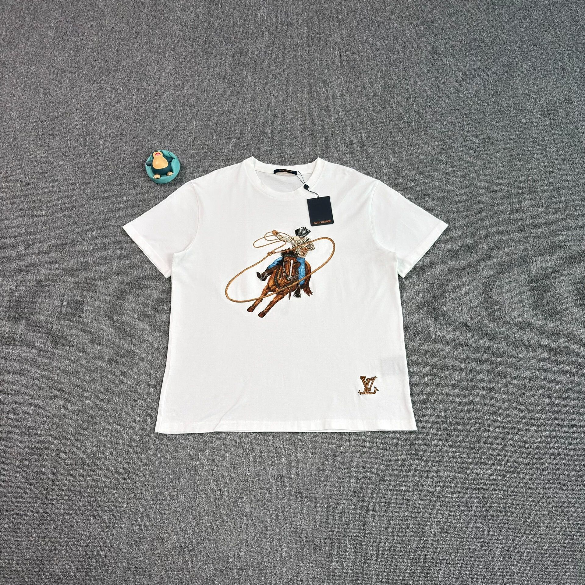 Louis Vuitton Louis Vuitton Cowboy Embroidery T-Shirt XXL Size US XXL / EU 58 / 5 - 2 Thumbnail