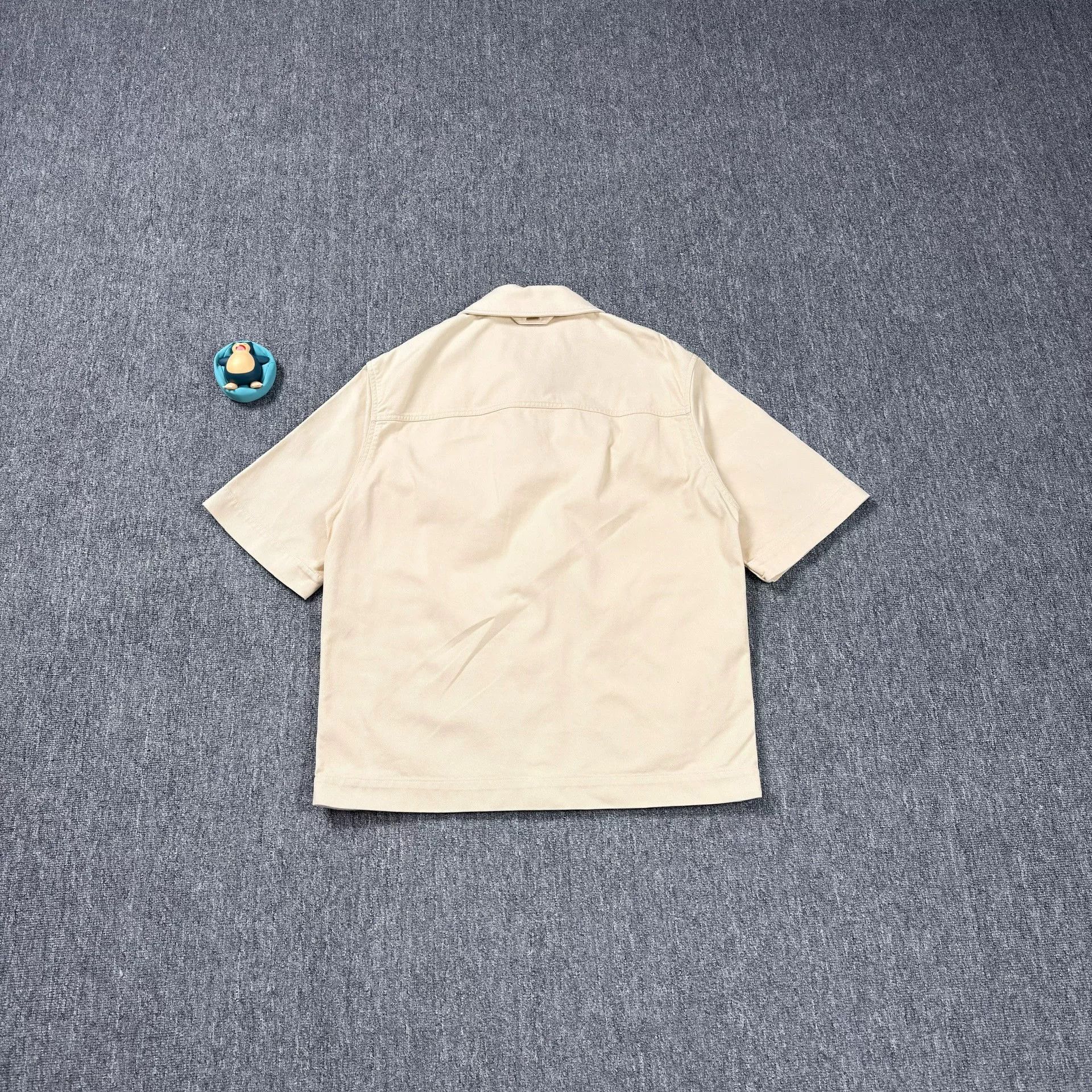 Louis Vuitton Louis Vuitton Monogram Debossed Shirt Beige M Size US M / EU 48-50 / 2 - 9 Thumbnail