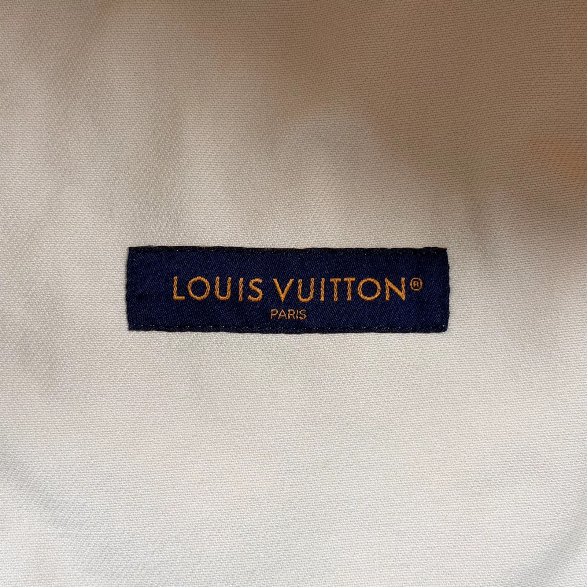 Louis Vuitton Louis Vuitton Monogram Debossed Shirt Beige M Size US M / EU 48-50 / 2 - 8 Thumbnail