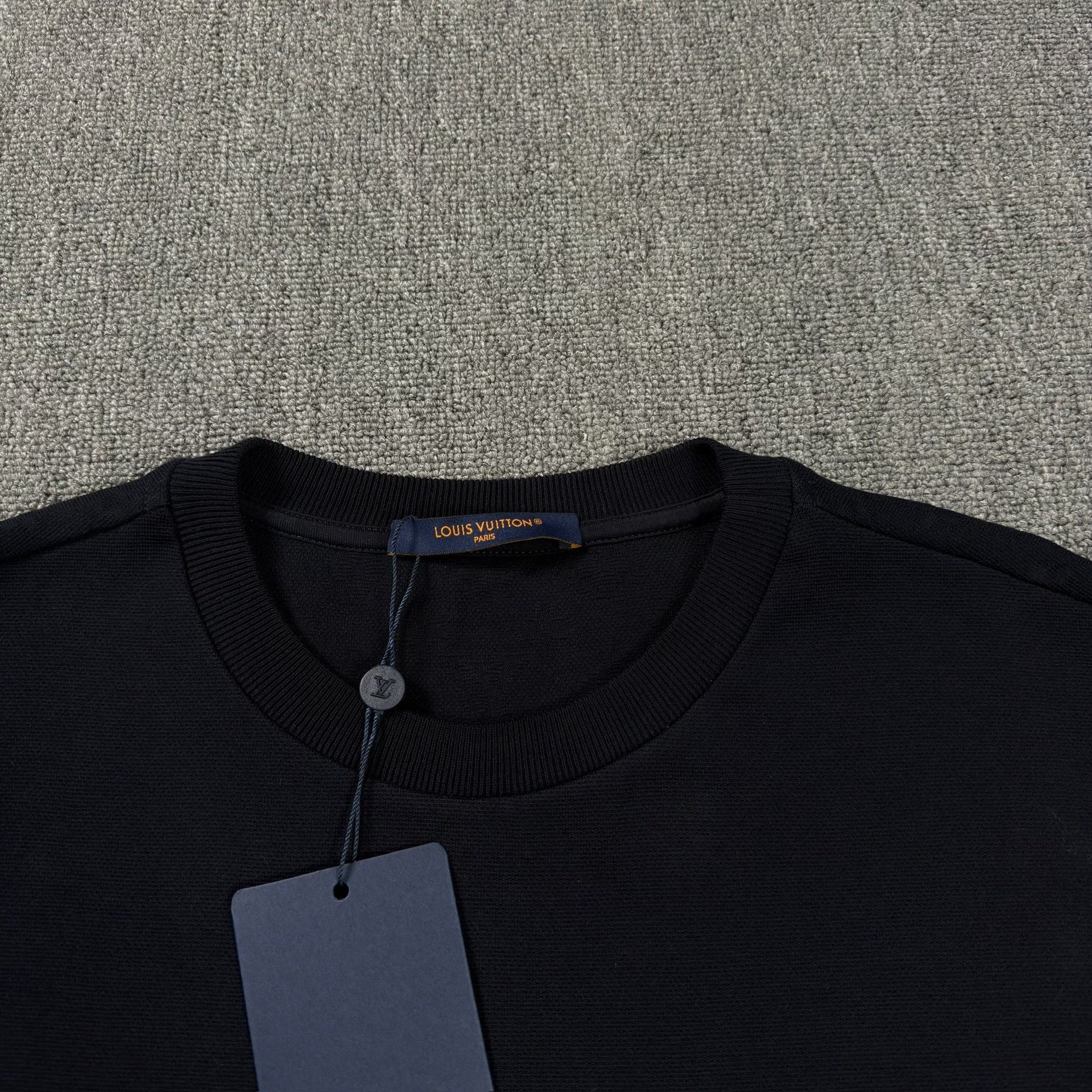 Louis Vuitton Louis Vuitton Monogram Pocket T-Shirt XL Size US XL / EU 56 / 4 - 4 Thumbnail