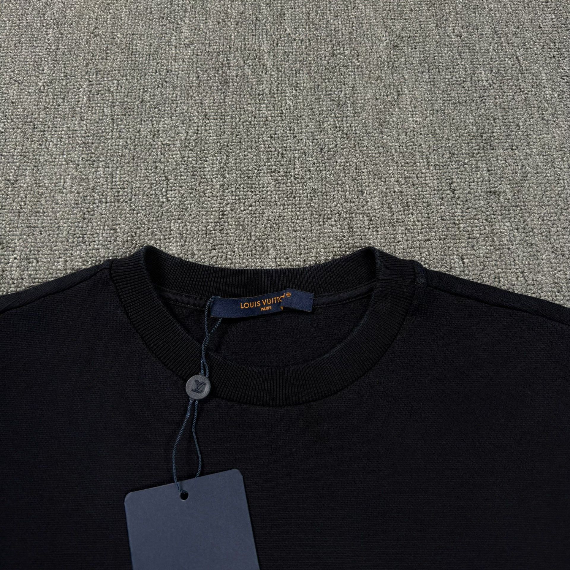 Louis Vuitton Louis Vuitton Monogram Pocket T-Shirt Size M Size US M / EU 48-50 / 2 - 4 Thumbnail