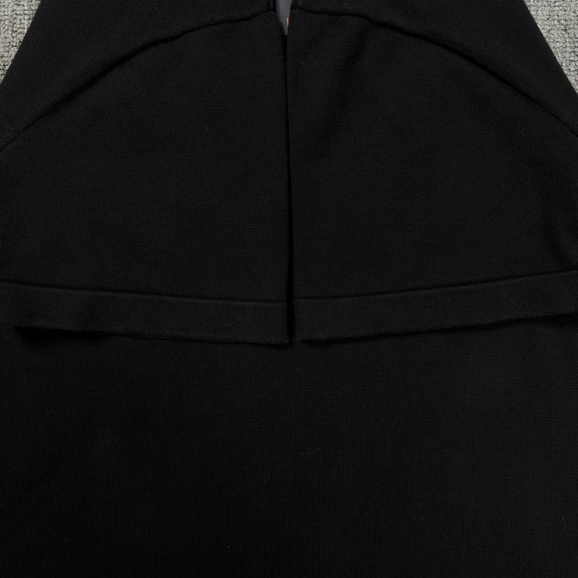 Louis Vuitton Louis Vuitton Pin Embroidery Logo T-Shirt XS Size US XS / EU 42 / 0 - 4 Thumbnail