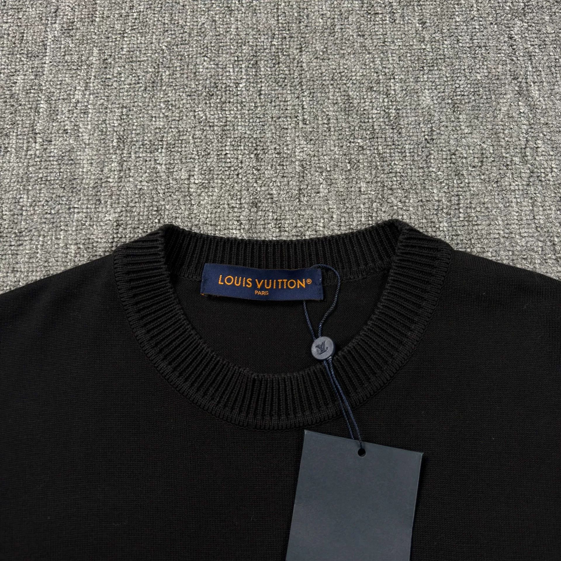 Louis Vuitton Louis Vuitton Pin Embroidery Logo T-Shirt XS Size US XS / EU 42 / 0 - 3 Thumbnail