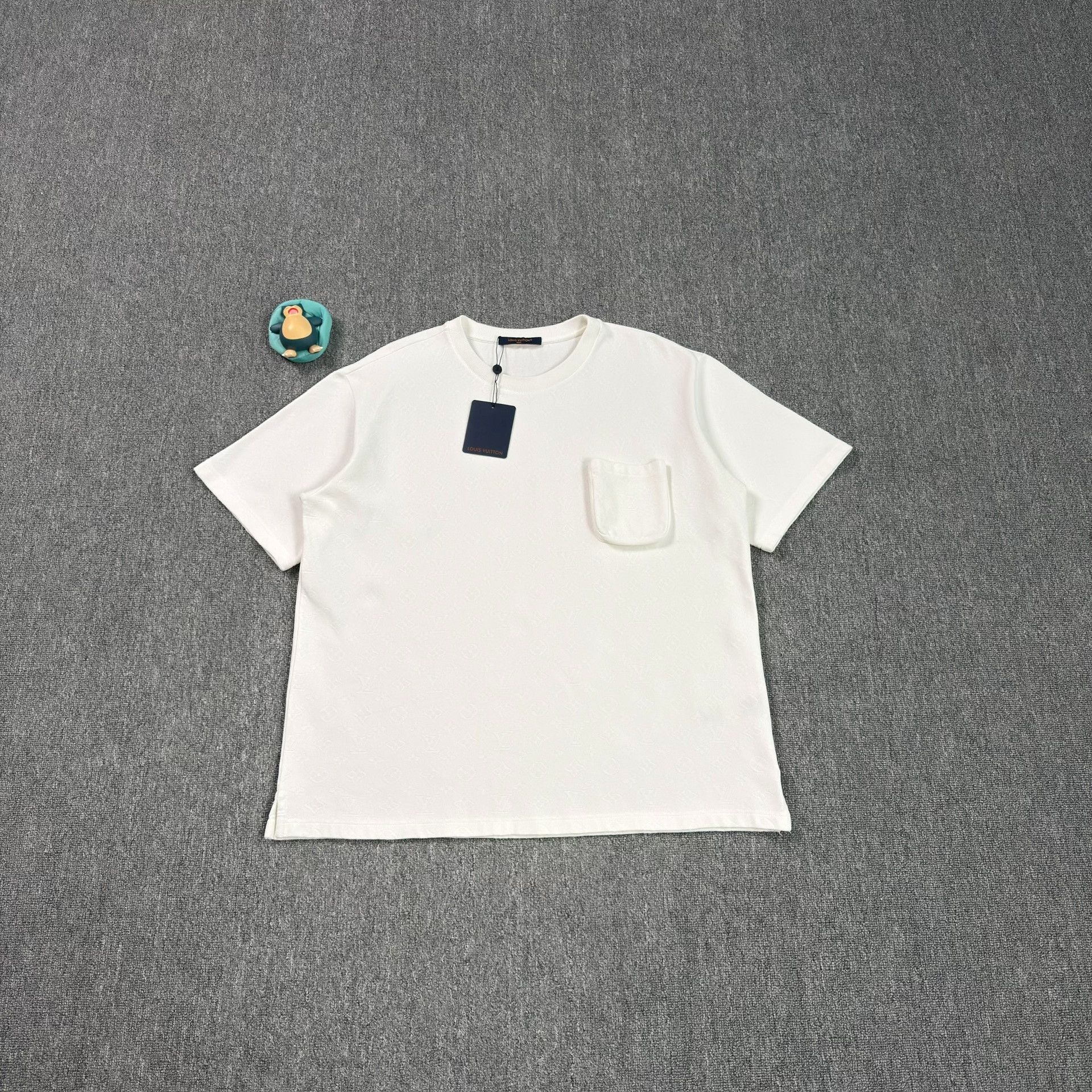 Louis Vuitton Louis Vuitton Monogram Pocket T-Shirt 4XL Size US XXL / EU 58 / 5 - 2 Thumbnail