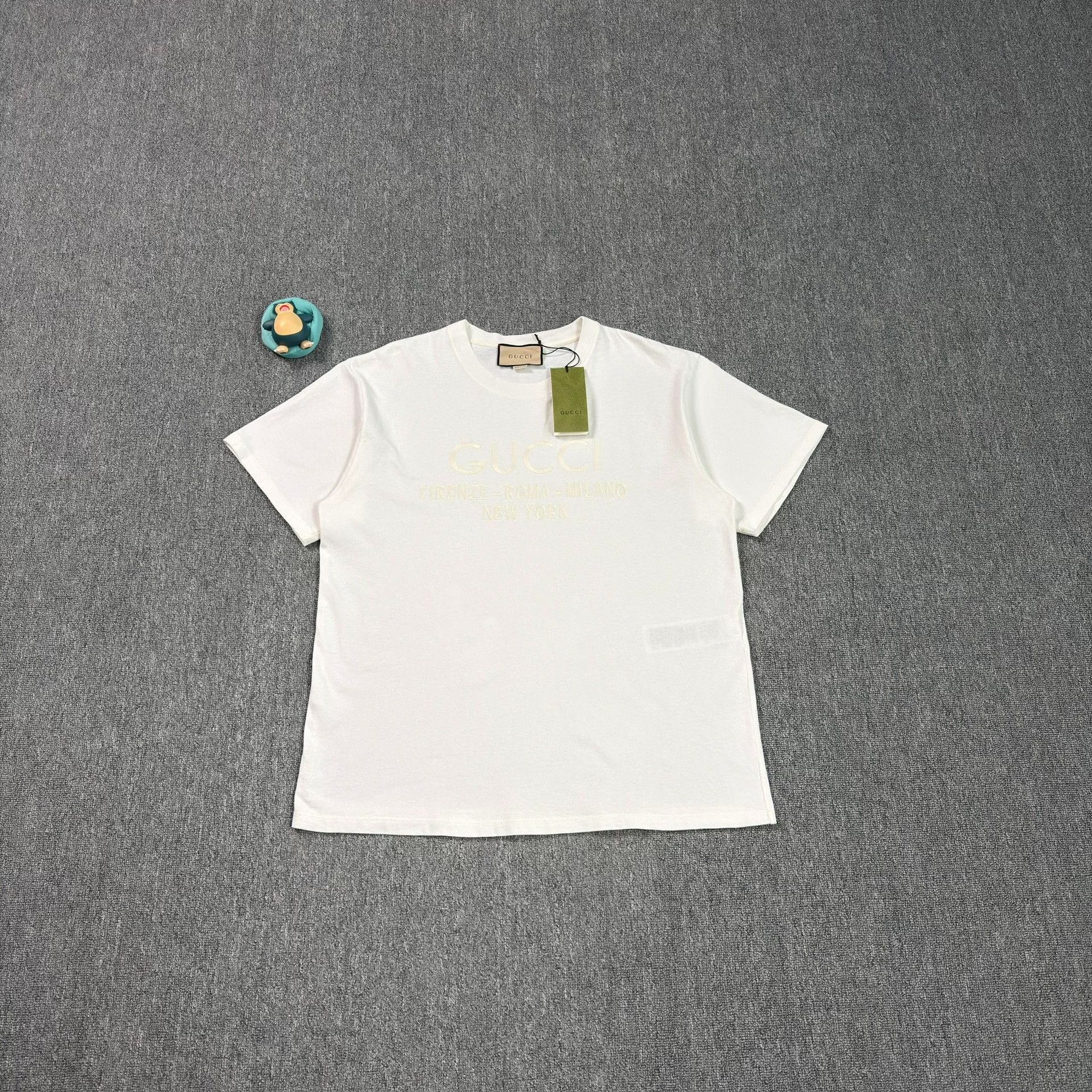 Gucci Gucci Tonal Embroidered Logo T-Shirt Size M Size US M / EU 48-50 / 2 - 2 Thumbnail