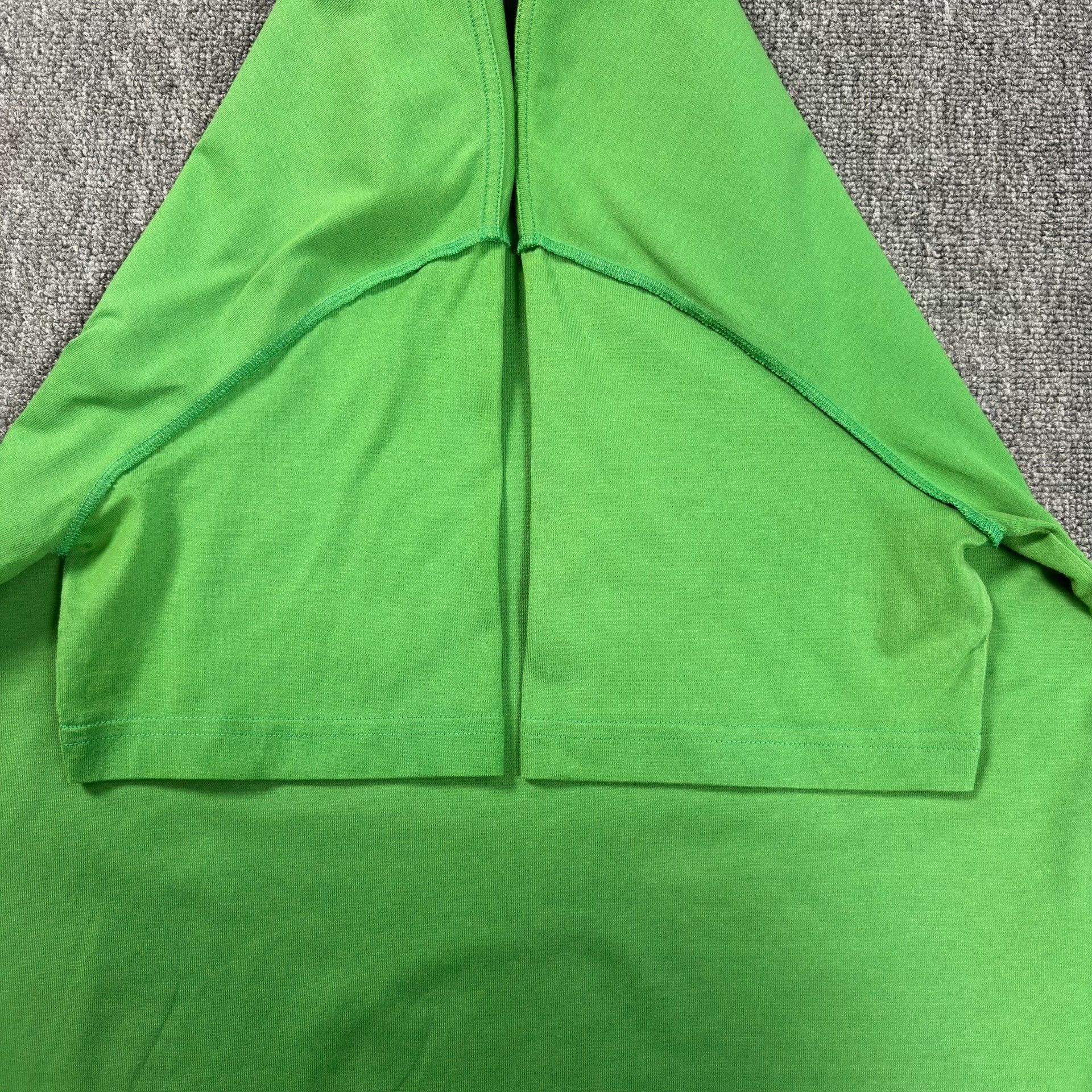 Louis Vuitton Louis Vuitton Embossed Logo T-Shirt Size L Size US L / EU 52-54 / 3 - 9 Thumbnail