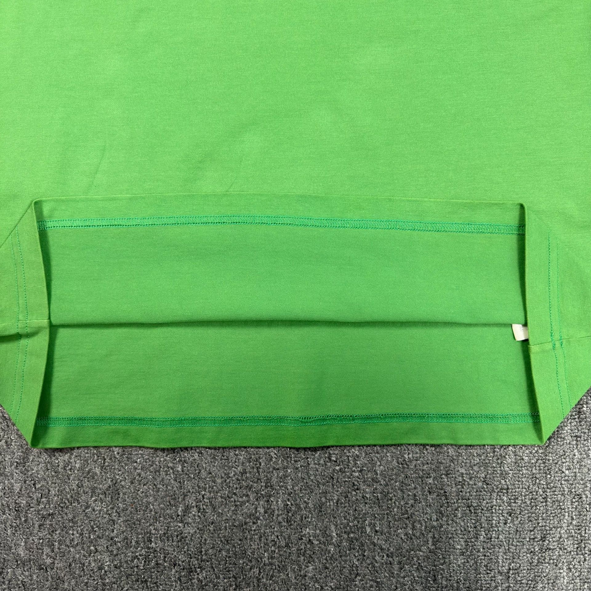 Louis Vuitton Louis Vuitton Embossed Logo T-Shirt Size L Size US L / EU 52-54 / 3 - 8 Thumbnail