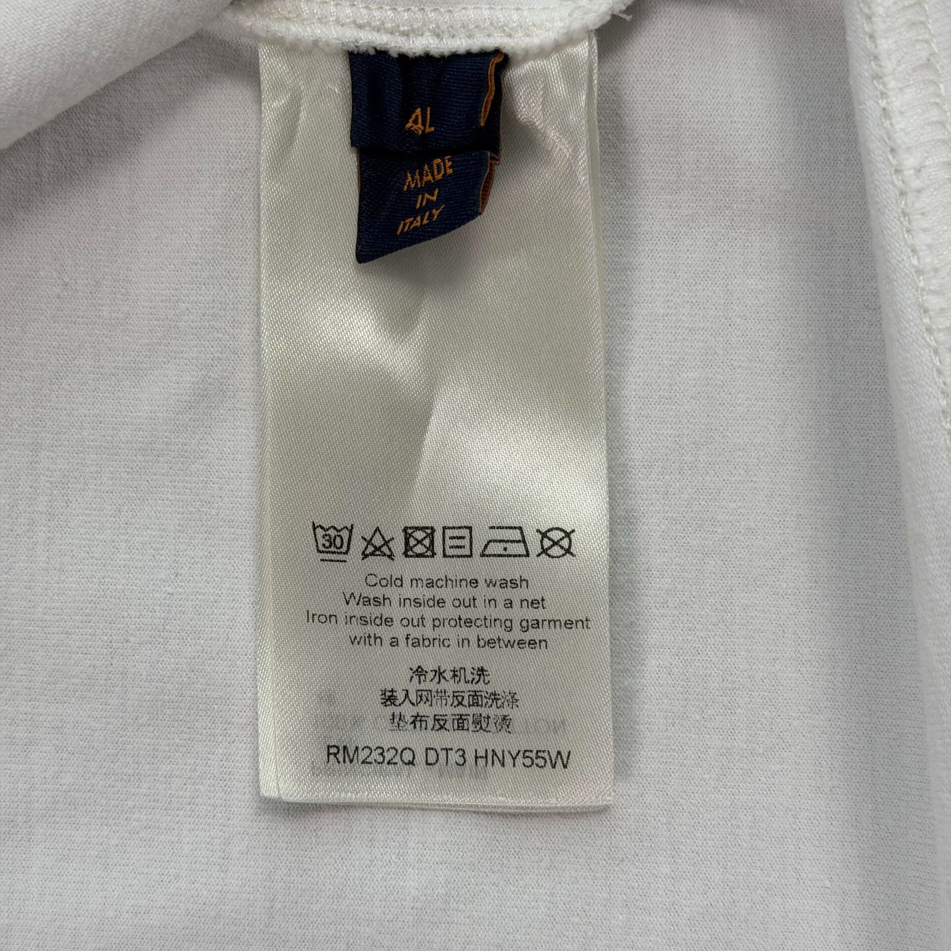 Louis Vuitton Louis Vuitton Embossed Logo T-Shirt Size 4XL Size US XXL / EU 58 / 5 - 8 Thumbnail