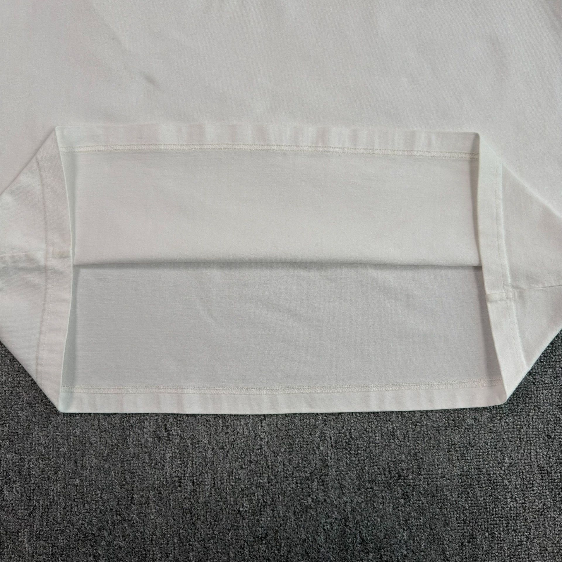 Louis Vuitton Louis Vuitton Embossed Logo T-Shirt Size 4XL Size US XXL / EU 58 / 5 - 6 Thumbnail