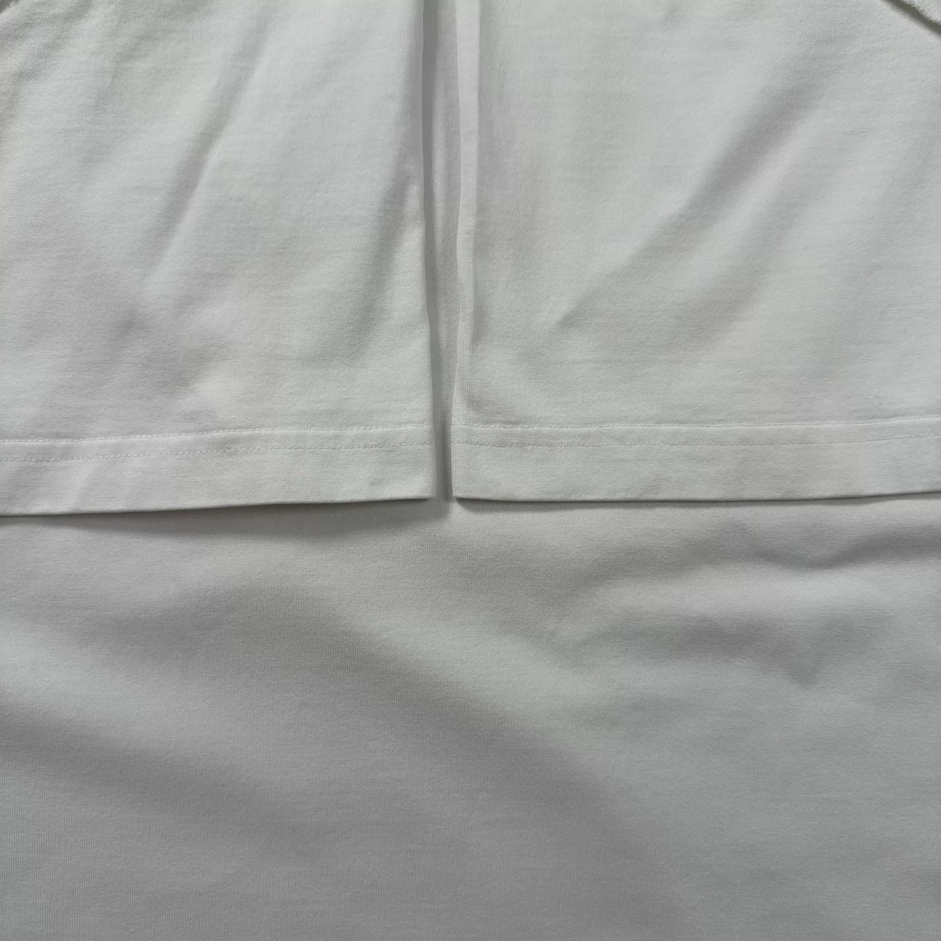 Louis Vuitton Louis Vuitton Embossed Logo T-Shirt Size XL Size US XL / EU 56 / 4 - 7 Thumbnail