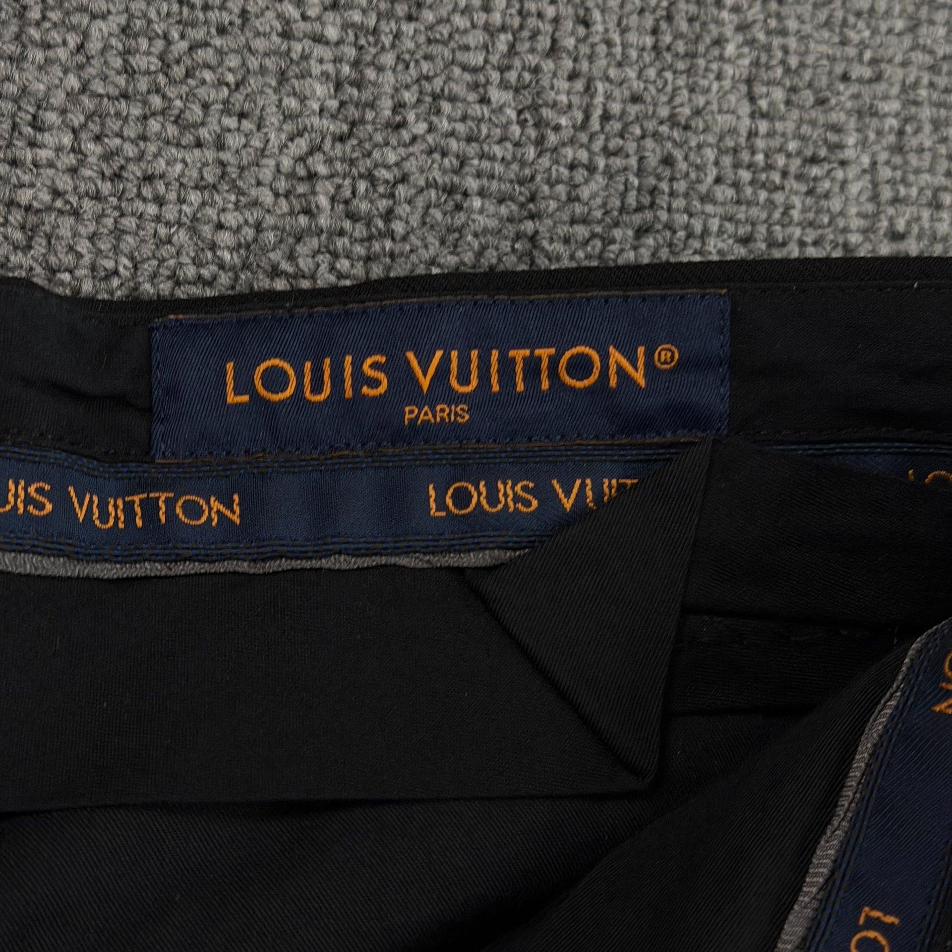 Louis Vuitton Louis Vuitton Silver Logo Suit Shorts Size 48 Size US 32 / EU 48 - 6 Thumbnail