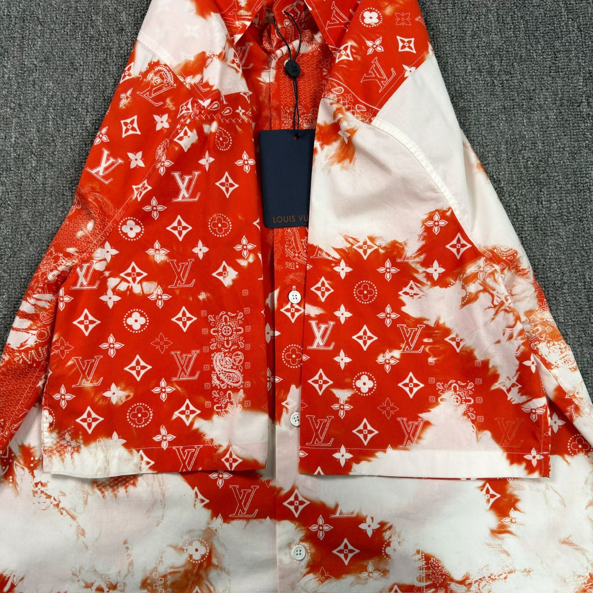 Louis Vuitton Louis Vuitton Red Bandana Short Sleeve Shirt L Size US L / EU 52-54 / 3 - 5 Thumbnail