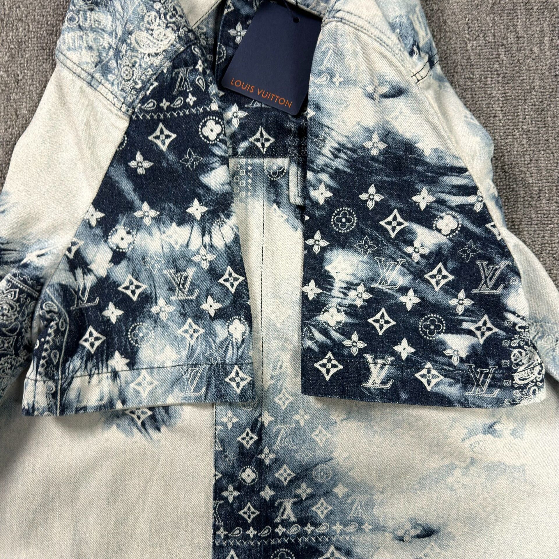 Louis Vuitton Louis Vuitton Bandana Monogram Denim Shirt Size L Size US L / EU 52-54 / 3 - 5 Thumbnail