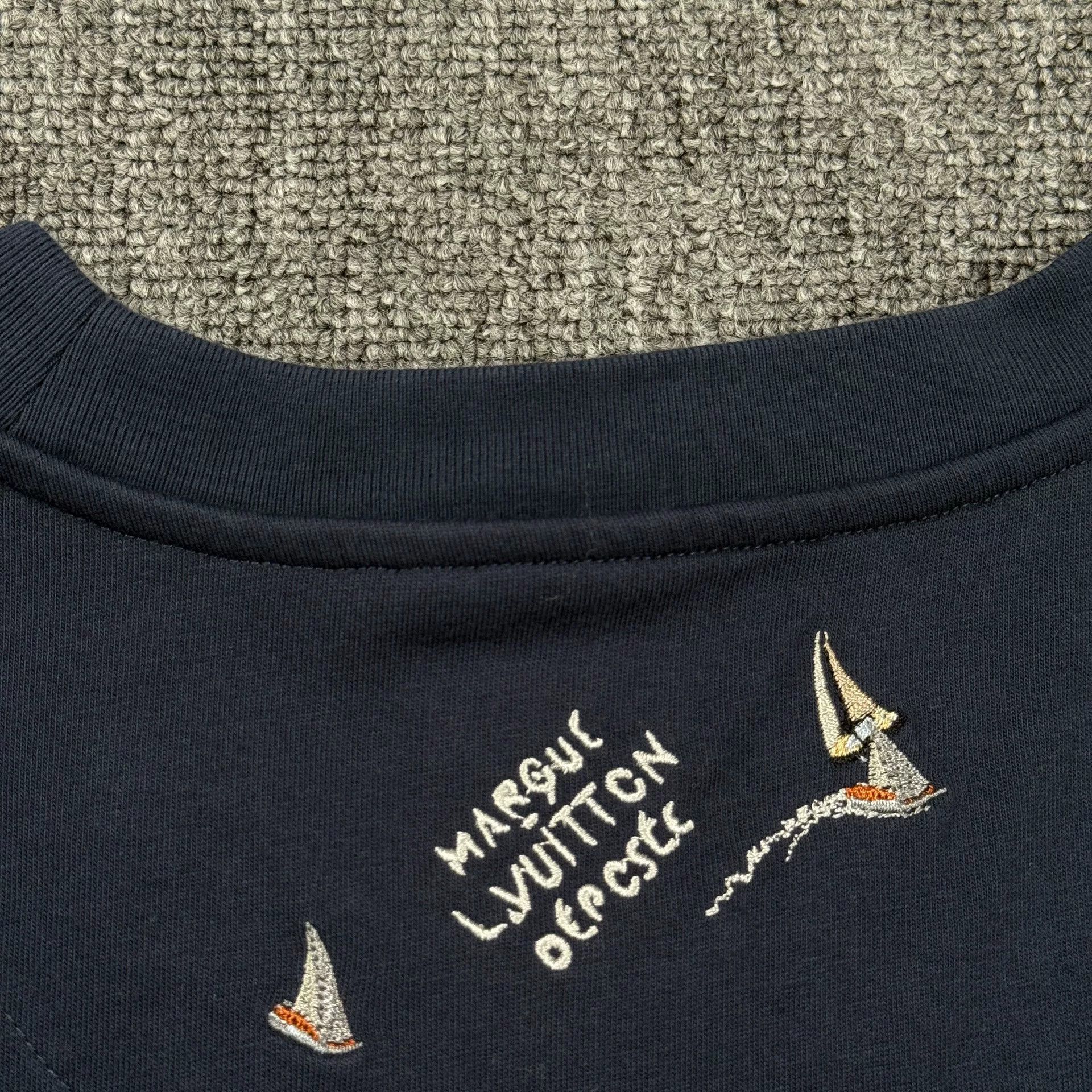 Louis Vuitton Louis Vuitton Paper Crane LV Logo T-Shirt XL Size US XL / EU 56 / 4 - 8 Thumbnail