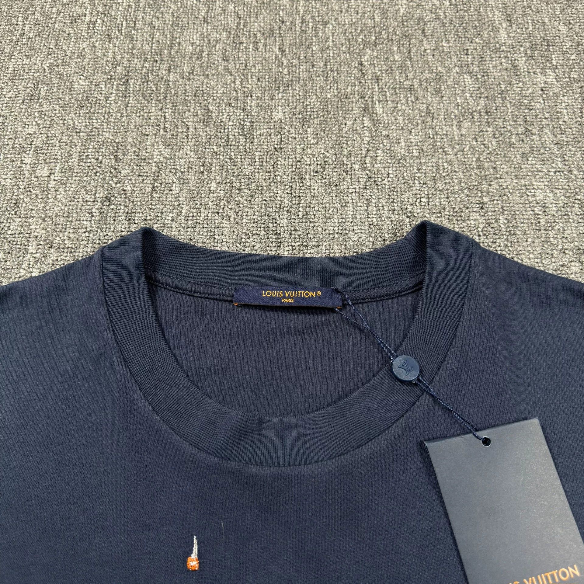 Louis Vuitton Louis Vuitton Paper Crane LV Logo T-Shirt XL Size US XL / EU 56 / 4 - 3 Thumbnail