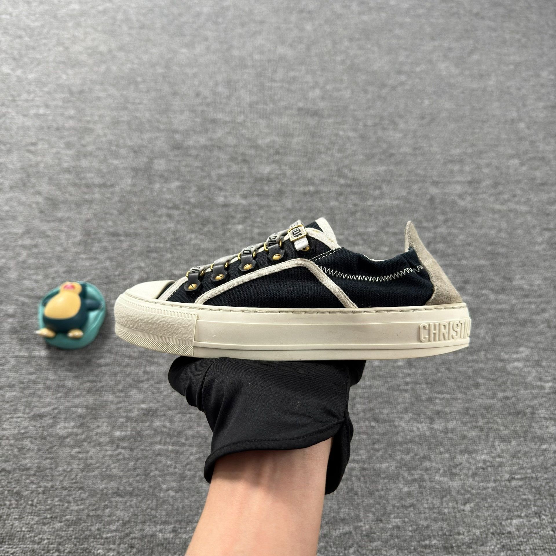 Dior Dior Walk'n'Dior Canvas Low-Top Sneakers 35 Size US 5 / IT 35 - 9 Thumbnail