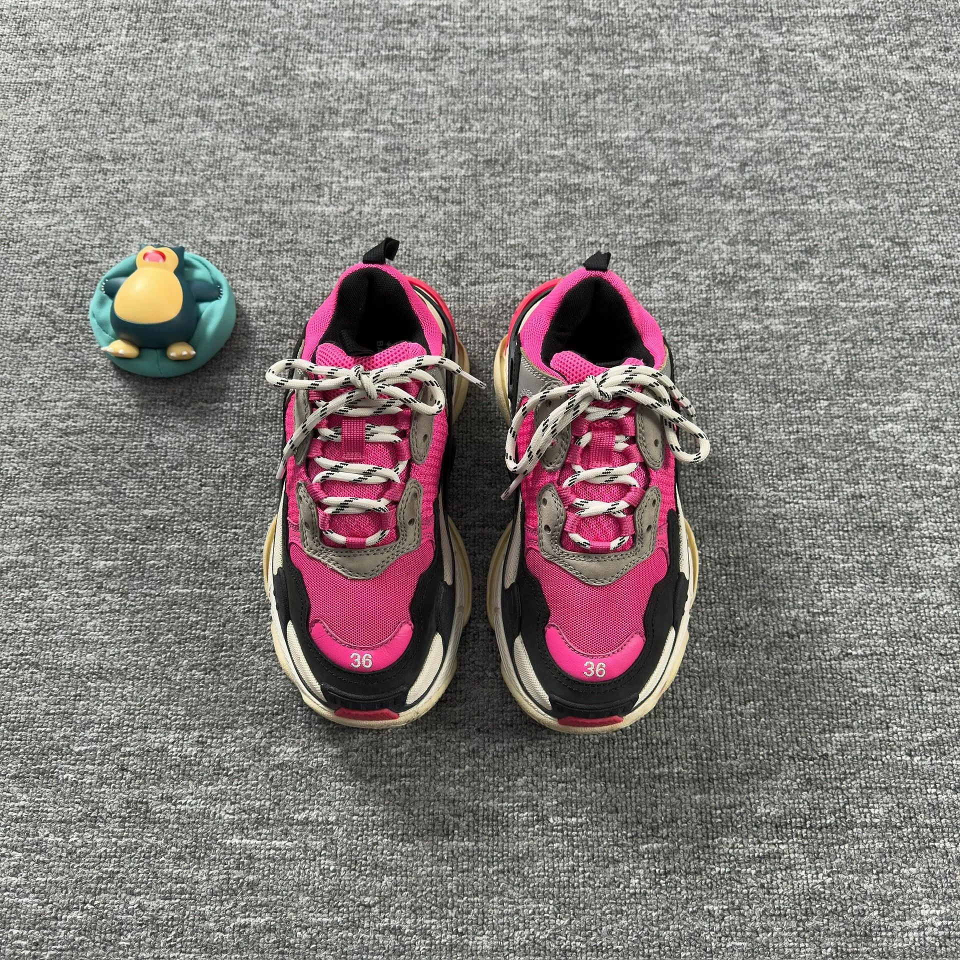 Balenciaga Balenciaga Pink Triple S Sneakers 36 Size US 6 / IT 36 - 3 Thumbnail