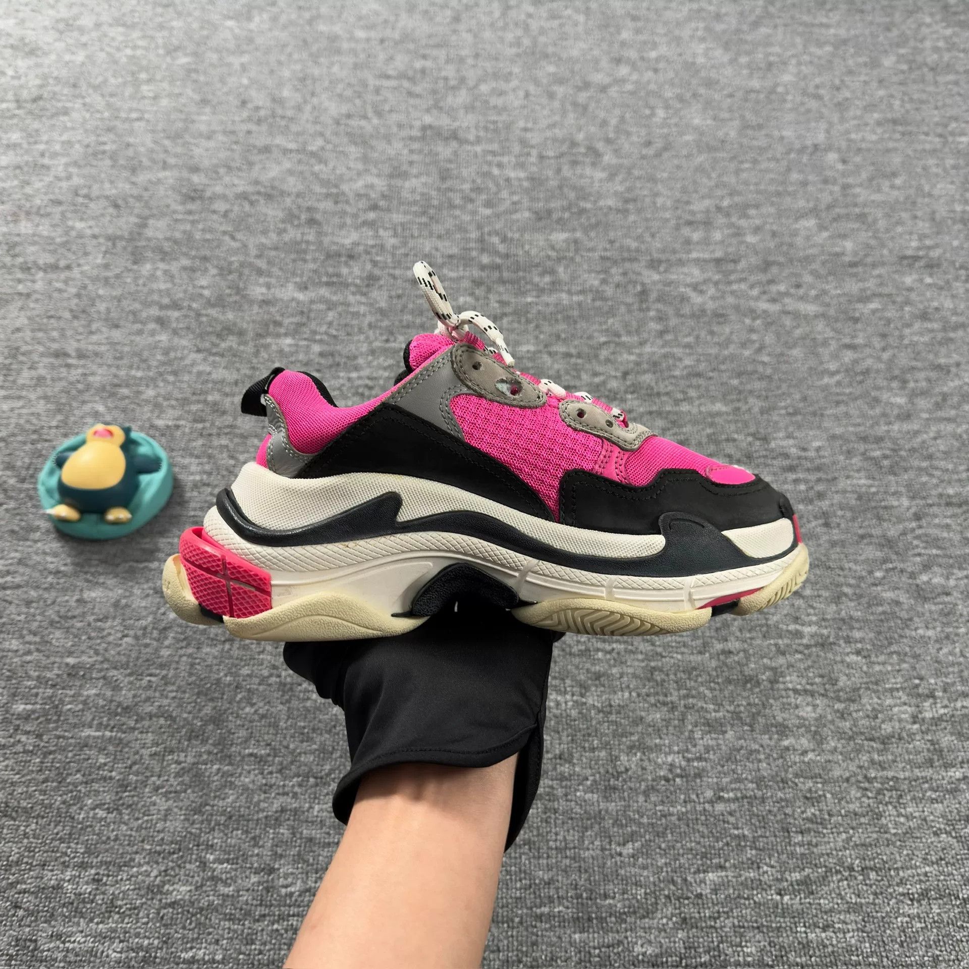 Balenciaga Balenciaga Pink Triple S Sneakers 36 Size US 6 / IT 36 - 8 Thumbnail