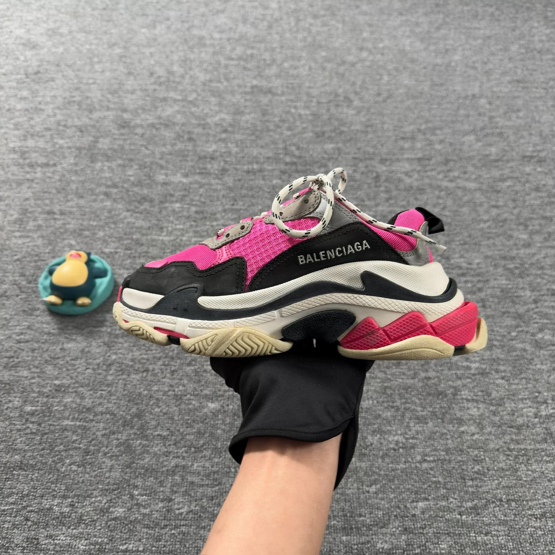 Balenciaga Balenciaga Pink Triple S Sneakers 36 Size US 6 / IT 36 - 9 Thumbnail