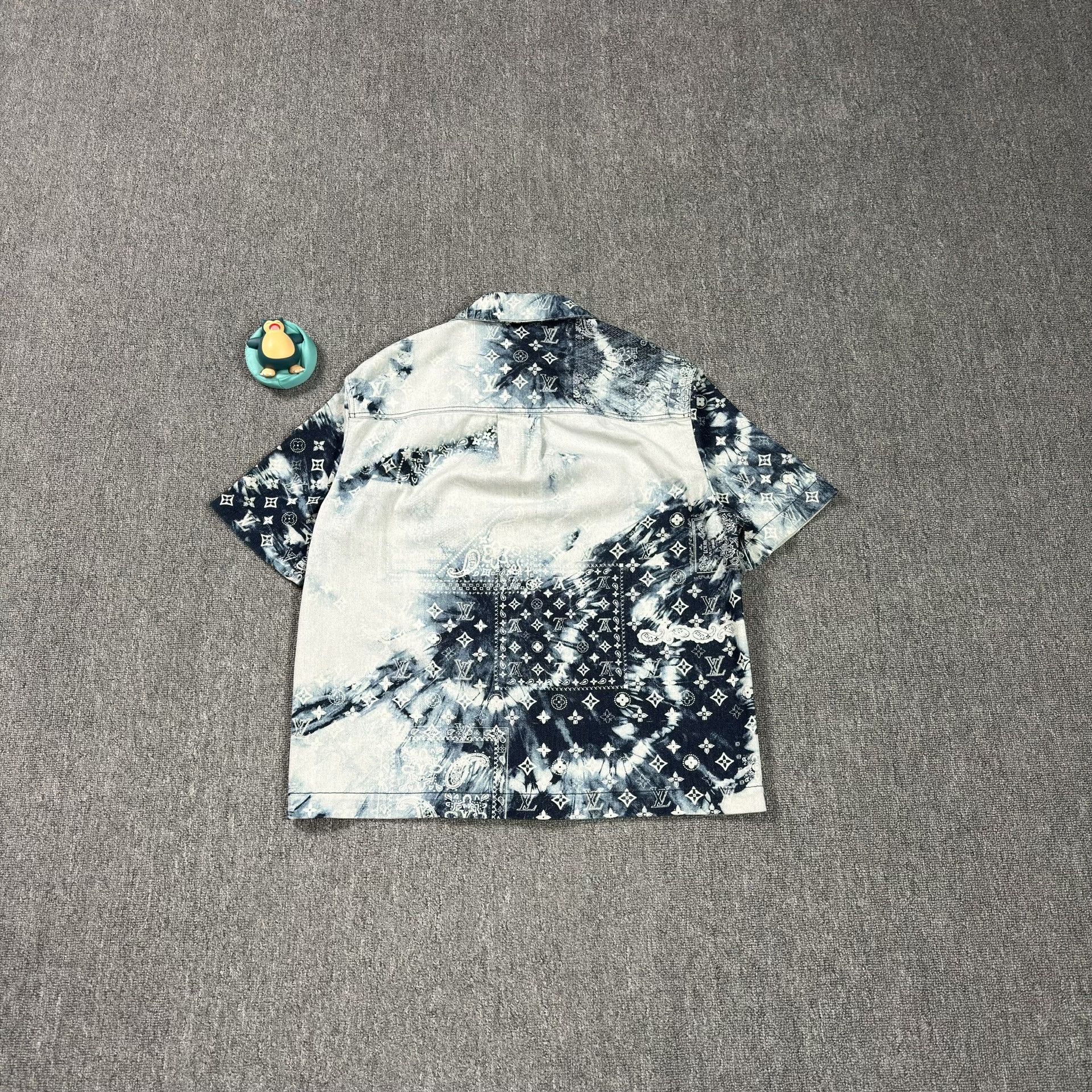 Louis Vuitton Louis Vuitton Monogram Bandana Shirt S Size US S / EU 44-46 / 1 - 3 Thumbnail
