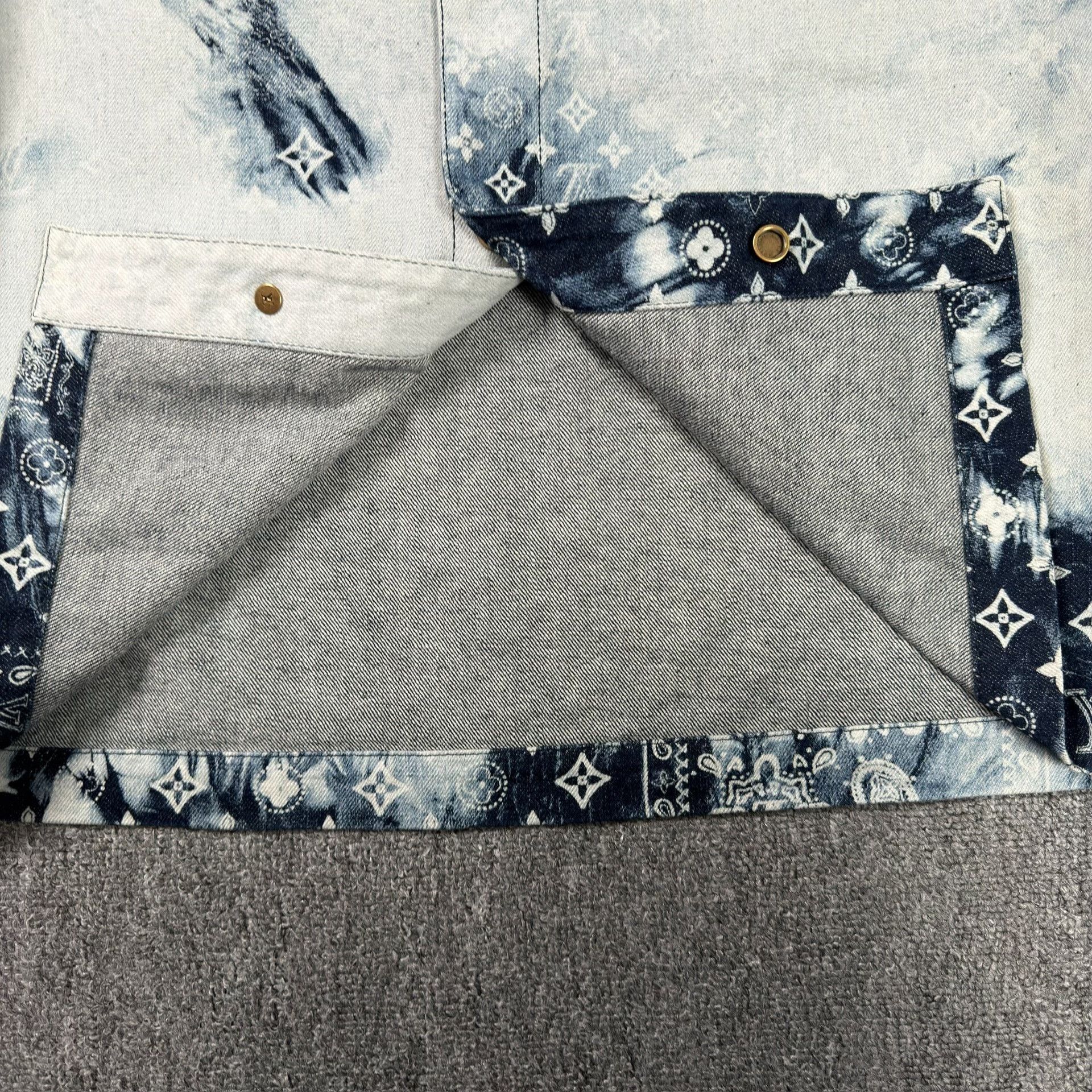 Louis Vuitton Louis Vuitton Monogram Bandana Shirt S Size US S / EU 44-46 / 1 - 6 Thumbnail